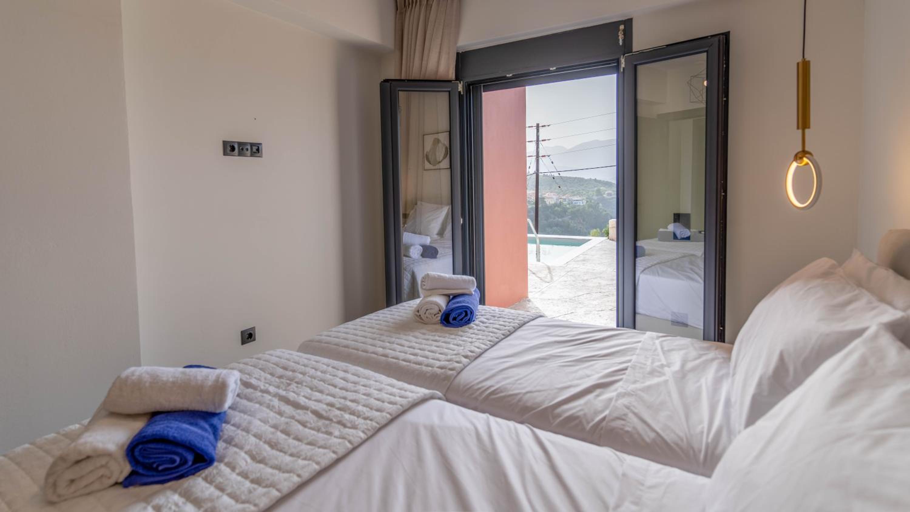 Villa photo 2