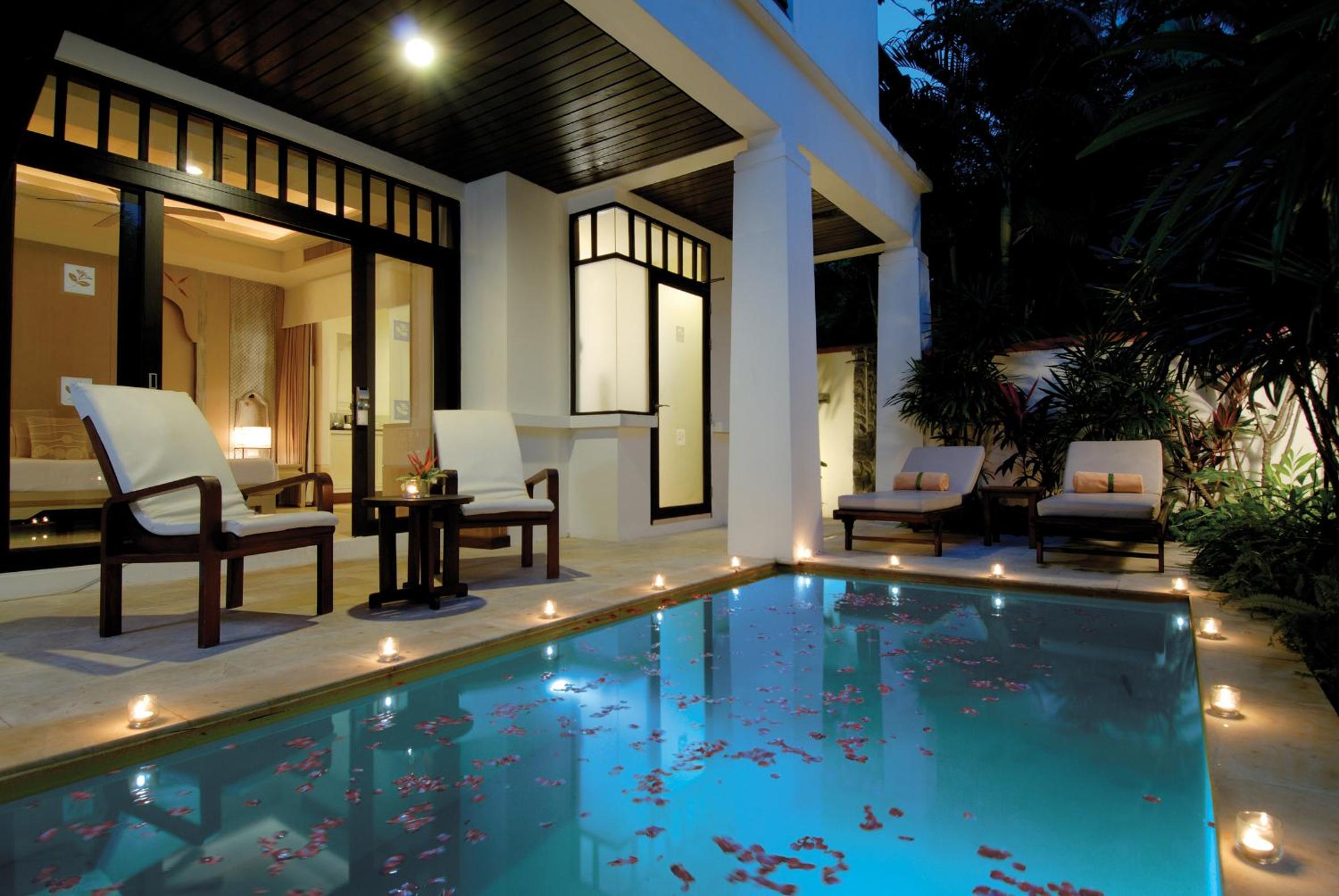 Private Garden Pool - Photo 2