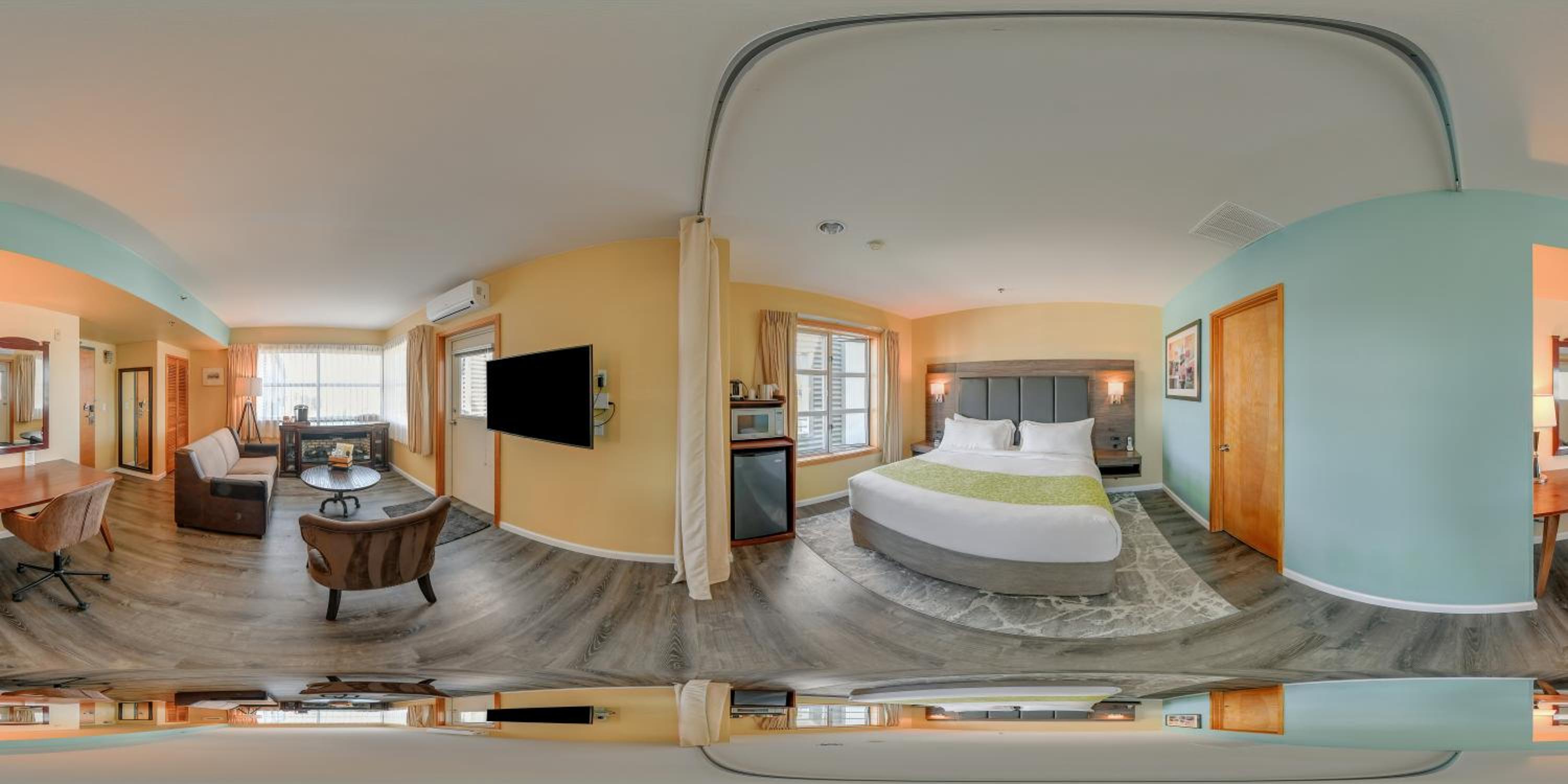 King Suite with Marina View - Photo 1