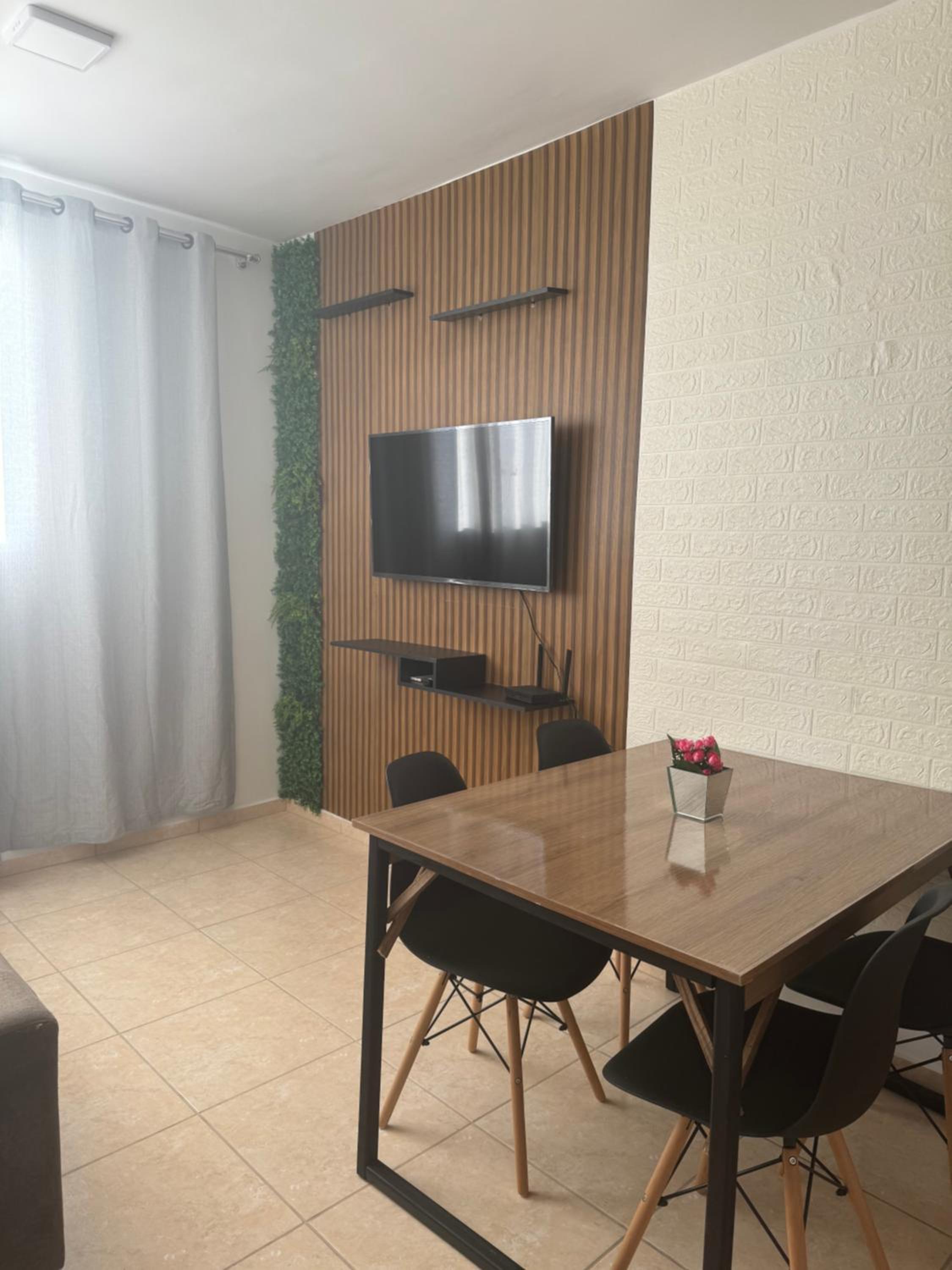 One-Bedroom Apartment photo 2