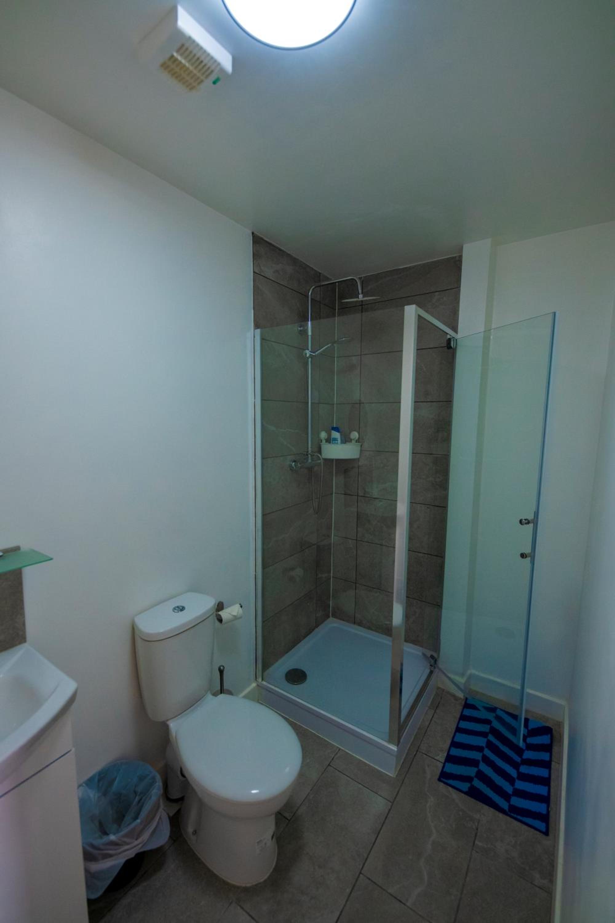 One-Bedroom Apartment photo 3