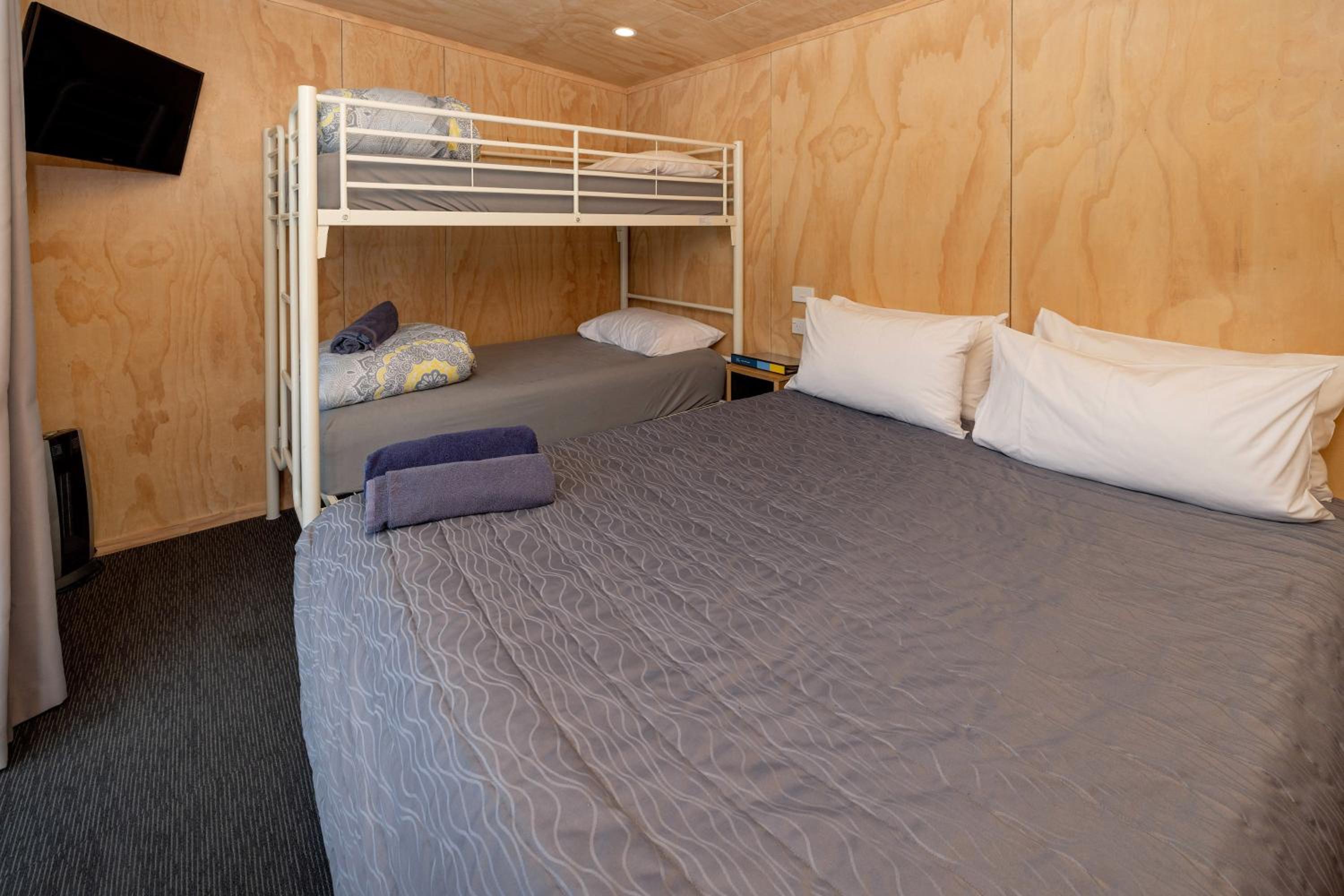 Budget Cabin - Photo 1