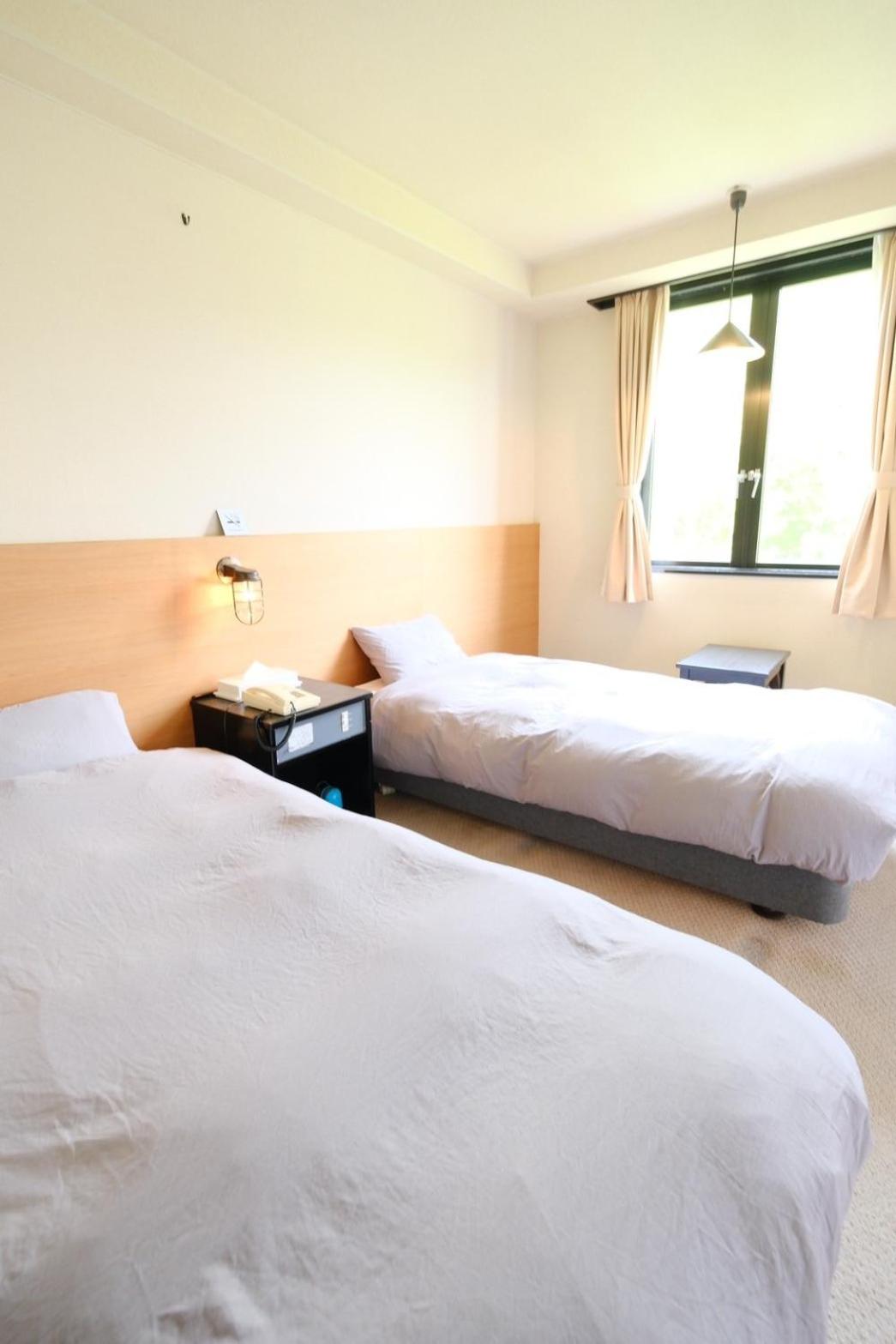 Twin Room with Bathroom photo 1