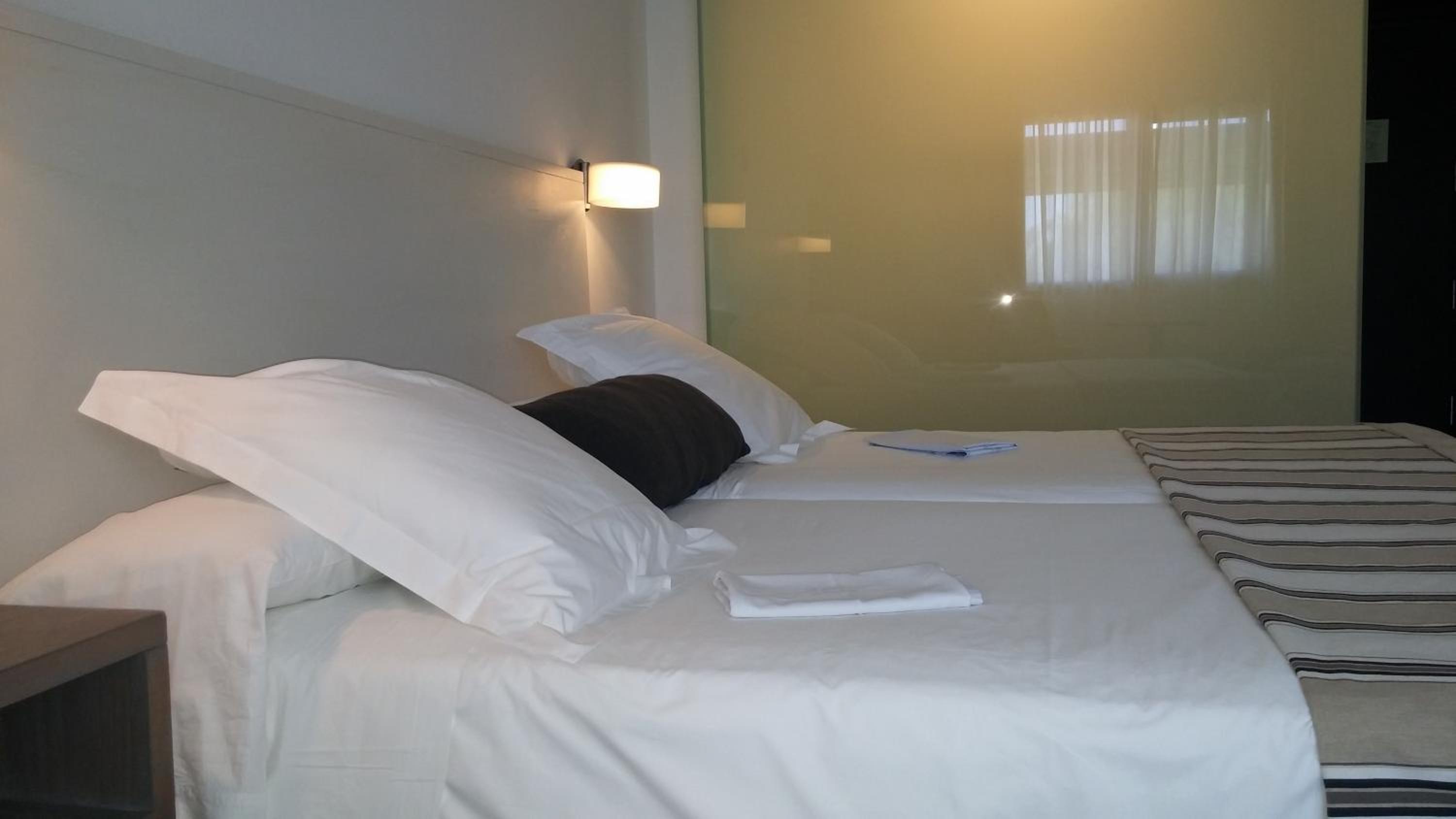 Standard Double Room - Photo 2