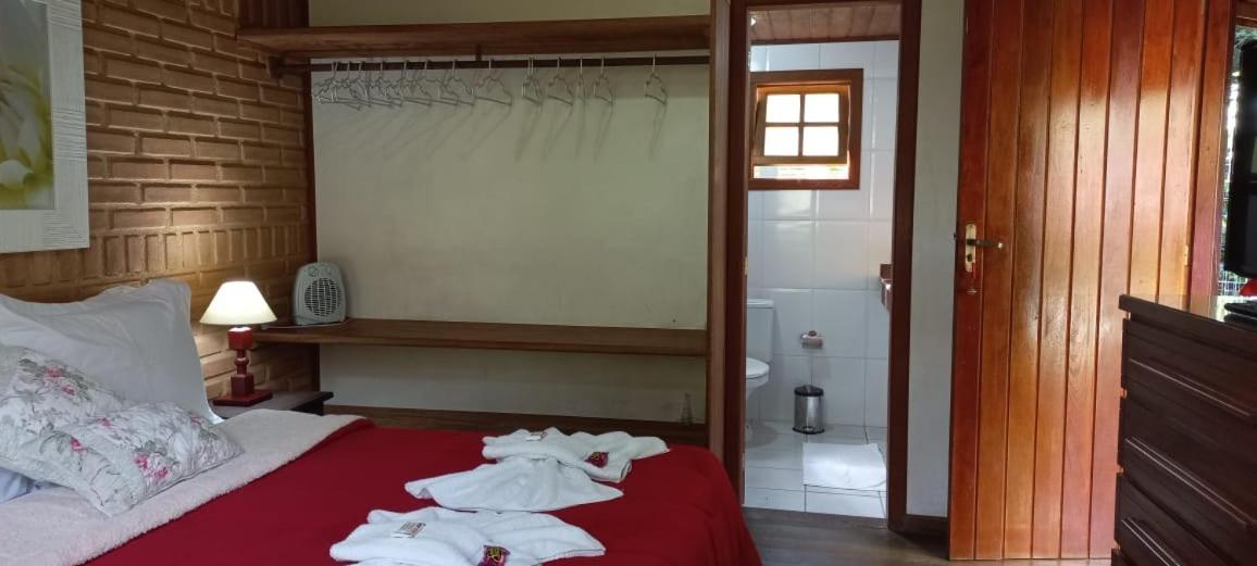 Deluxe Room (2 Adults + 1 Child) - Photo 4