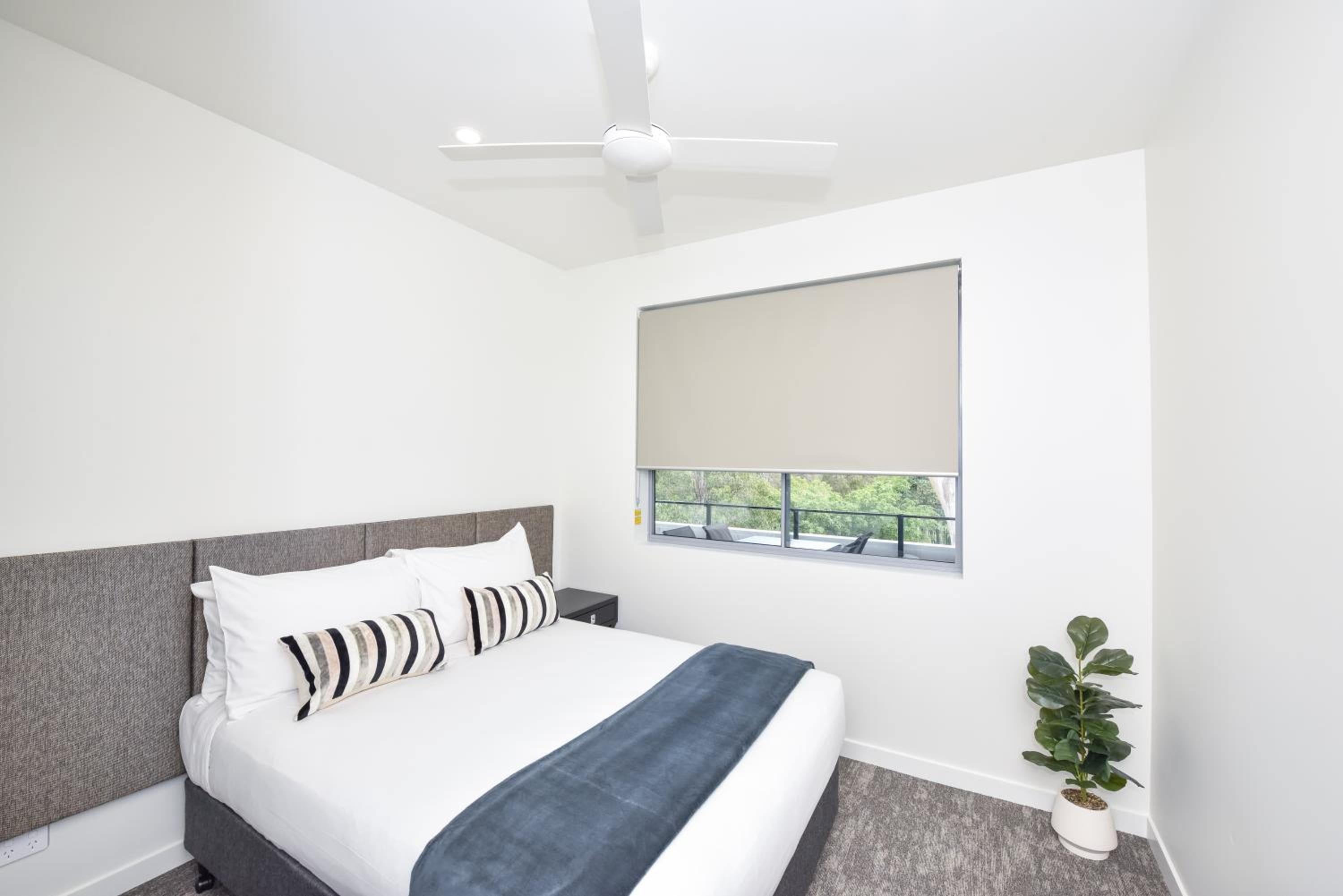 Executive Two Bedroom Apartment thumbnail 6