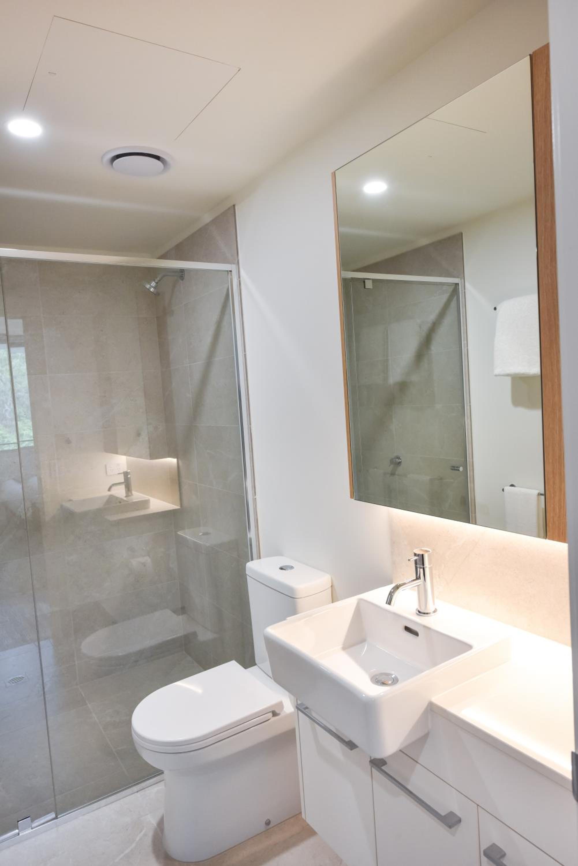 Executive Two Bedroom Apartment thumbnail 5