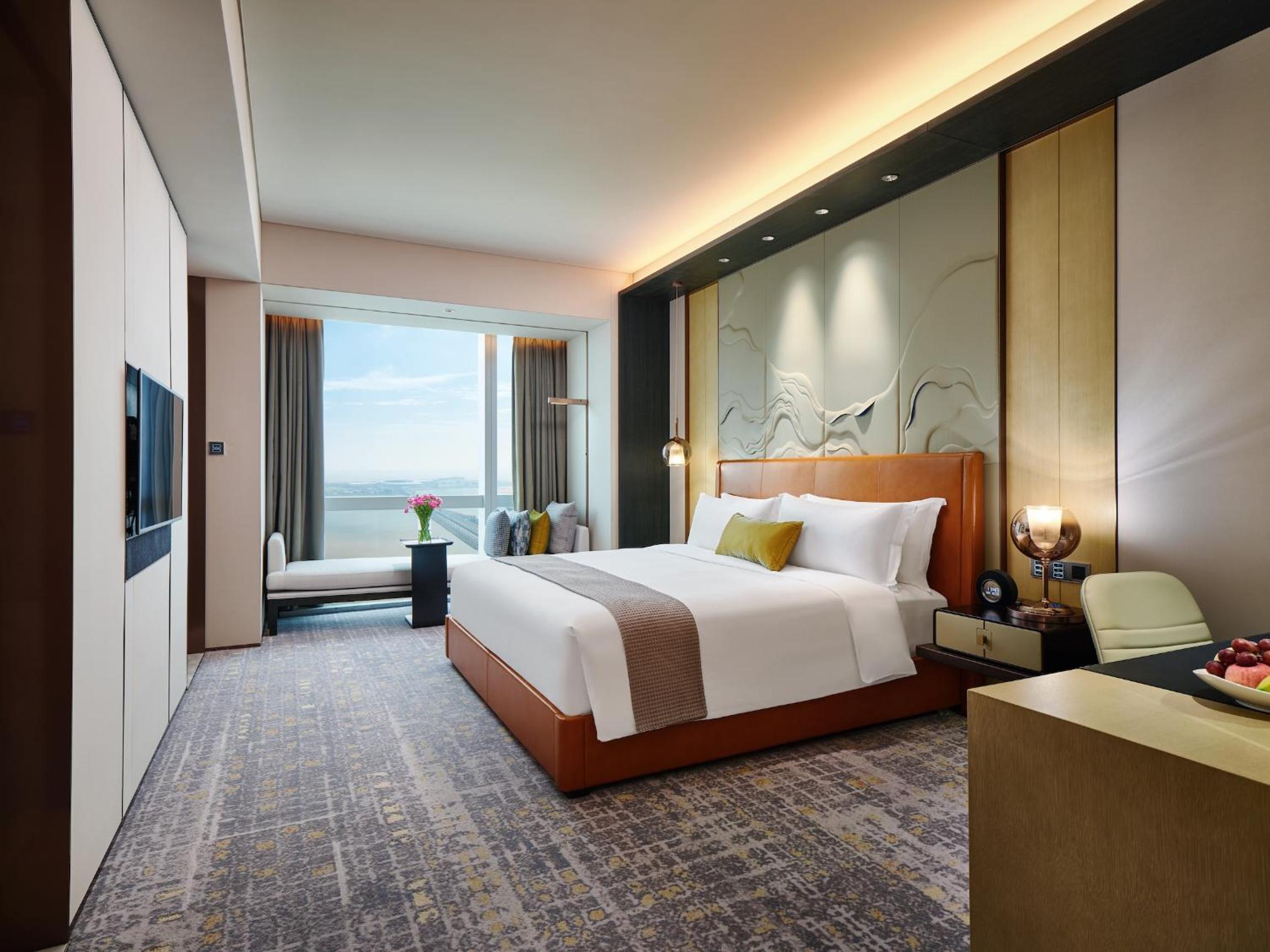 1 King Bed Classic HkZhMo Bdg Sea View - Photo 1