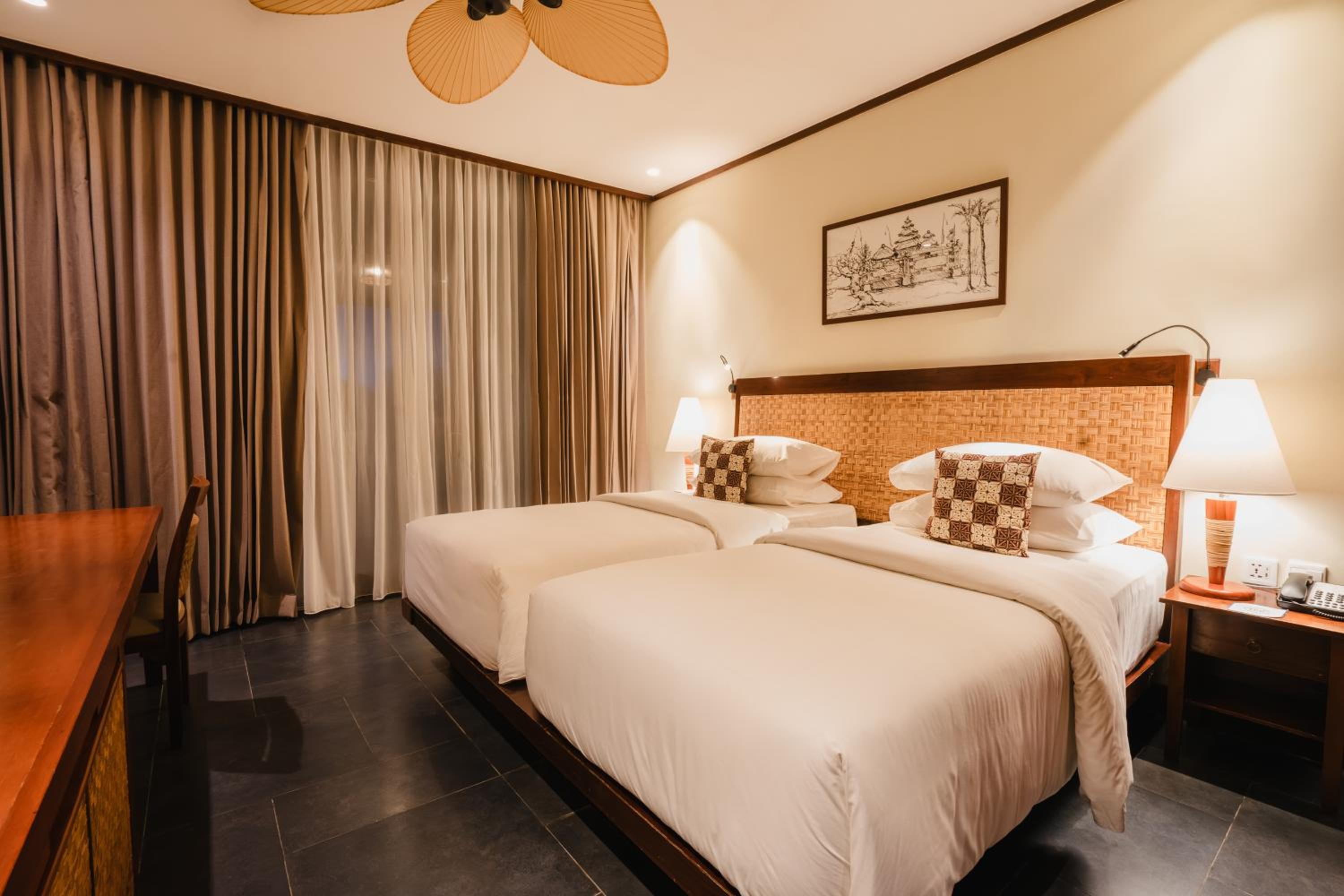 Deluxe Double or Twin Room - Photo 8