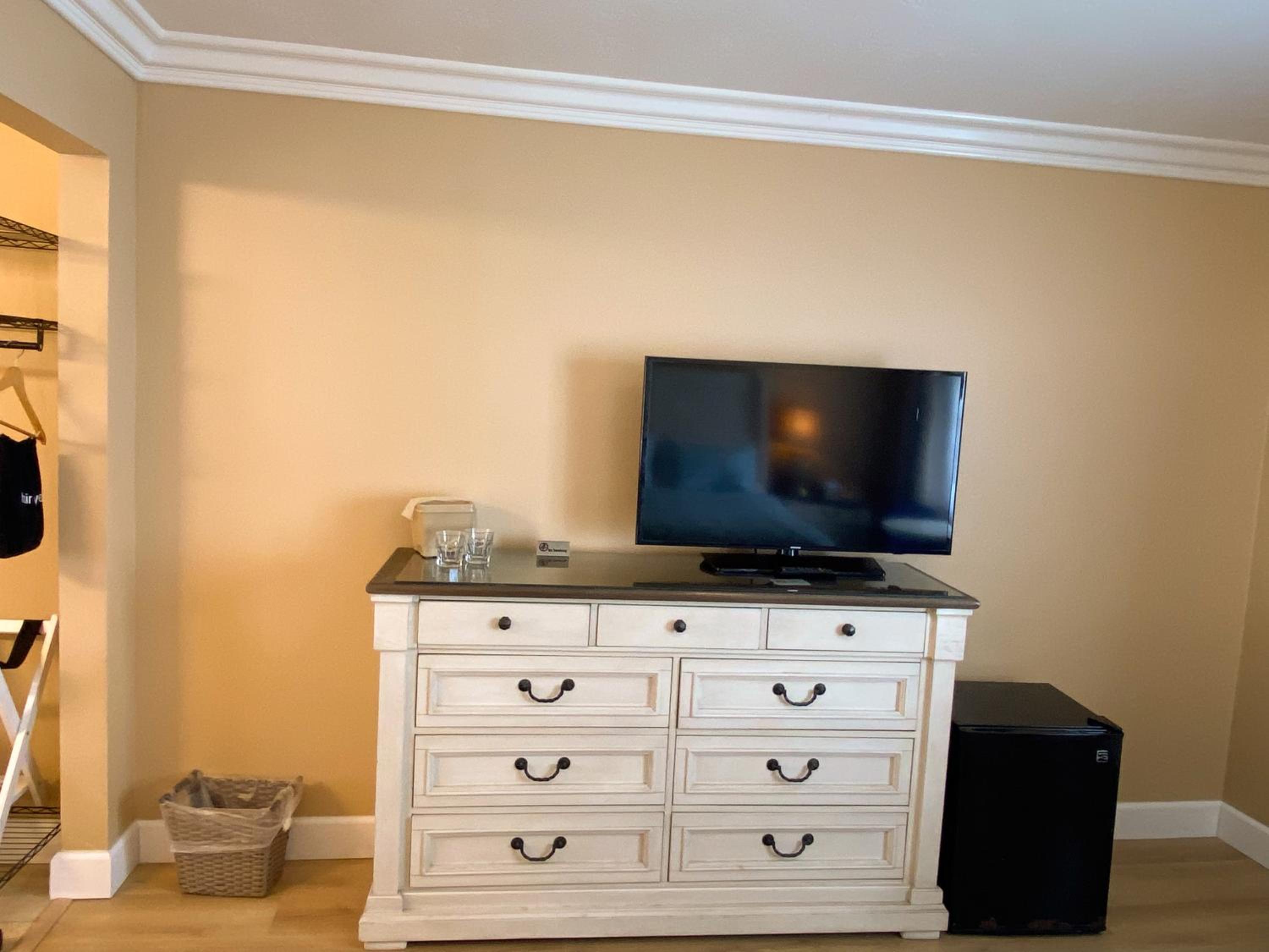 Queen Room Ocean View - Photo 11
