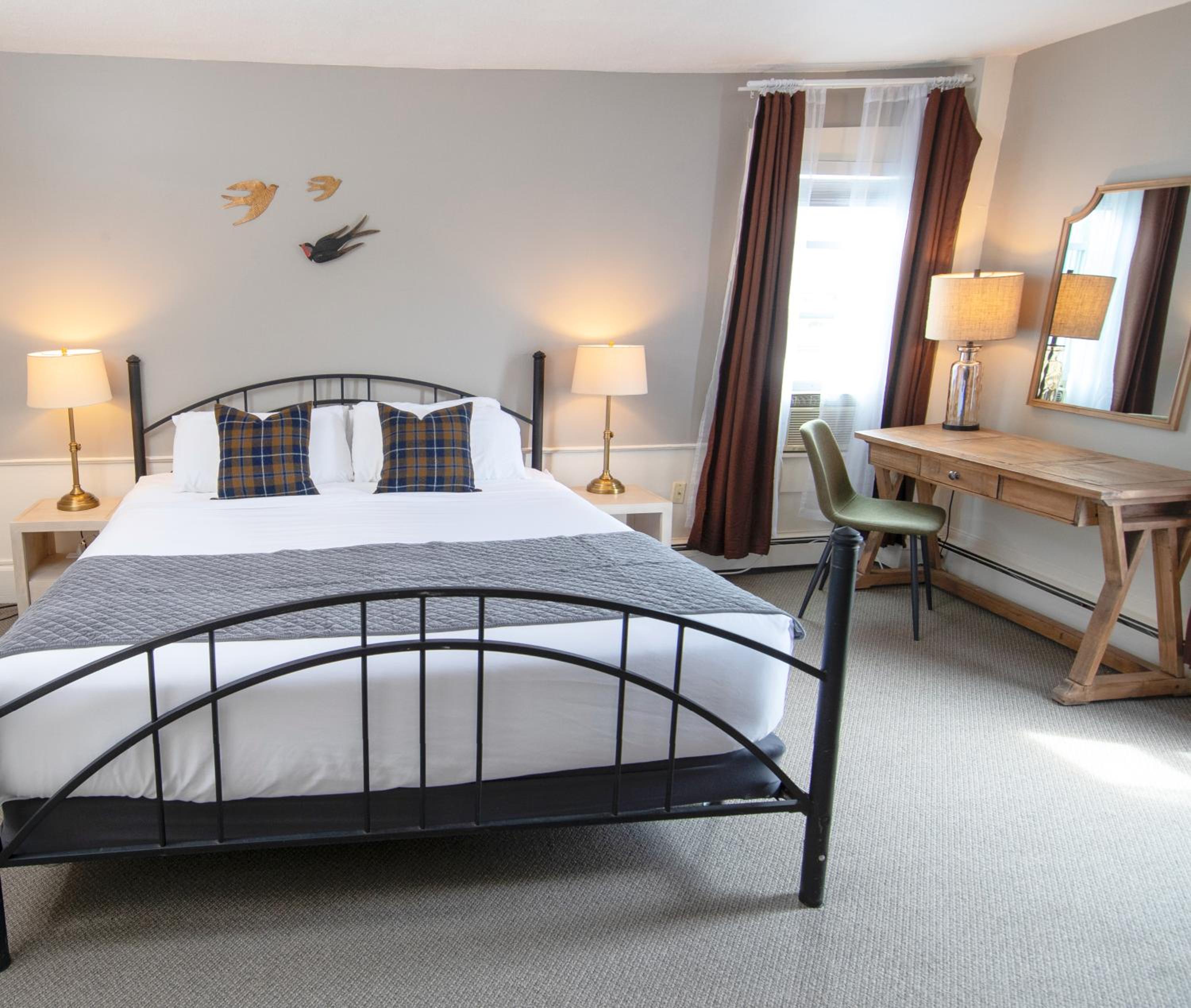 Deluxe King Room photo 3
