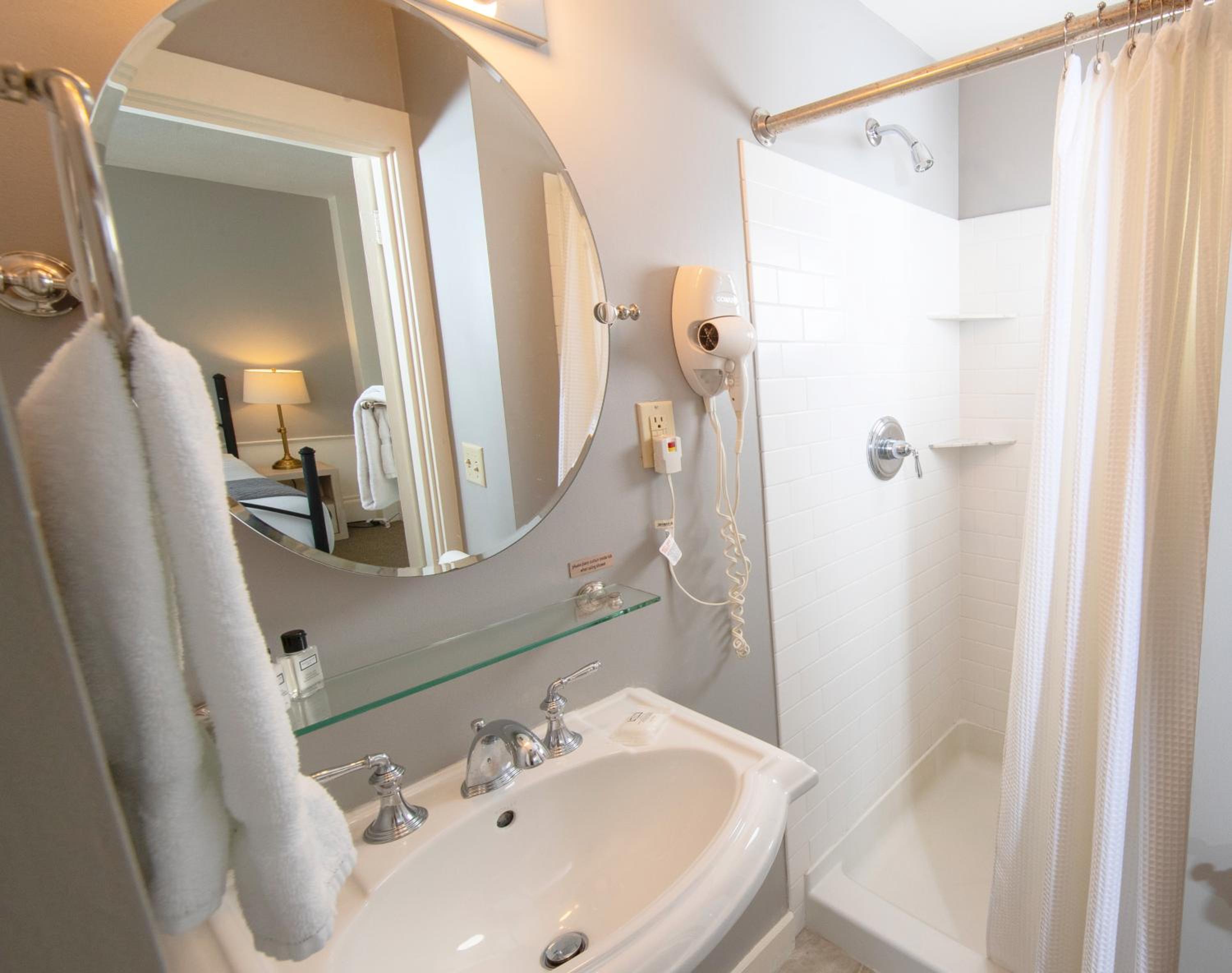 Deluxe King Room photo 2