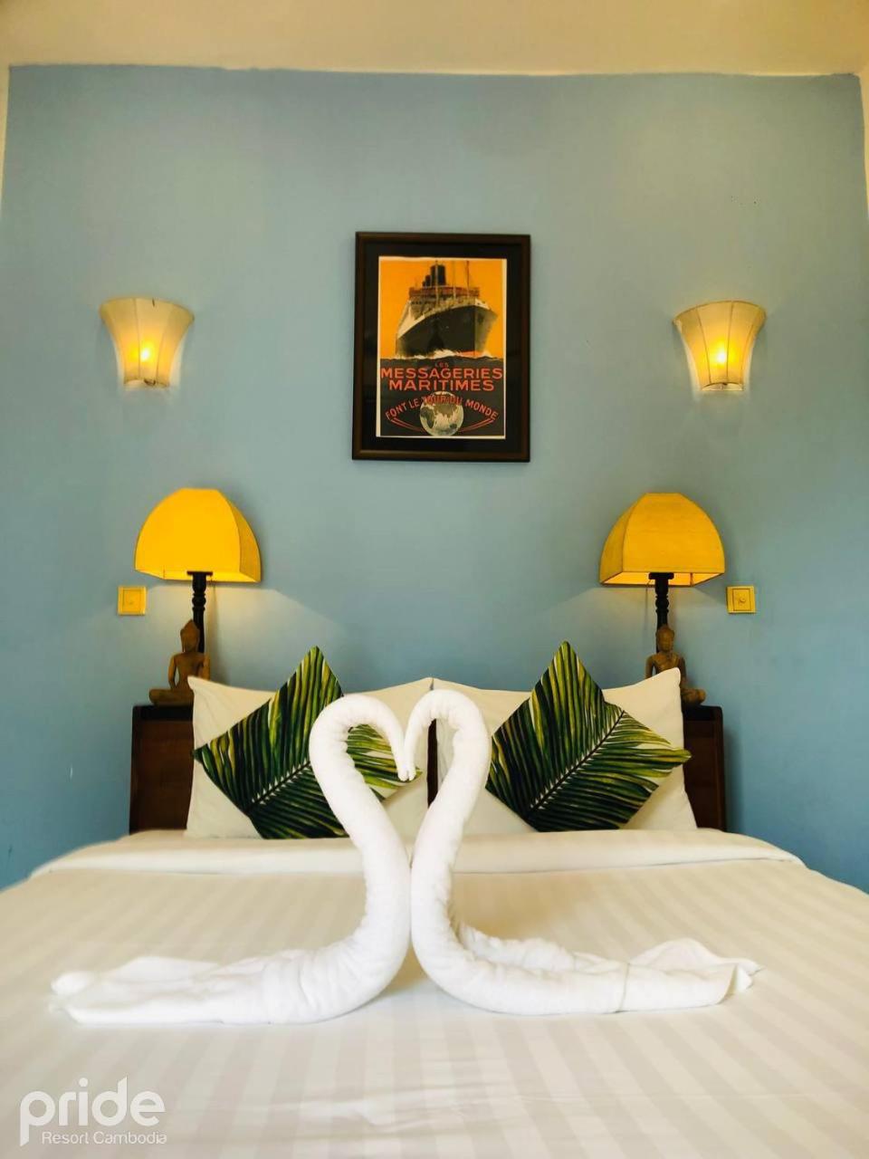 Queen Room photo 2