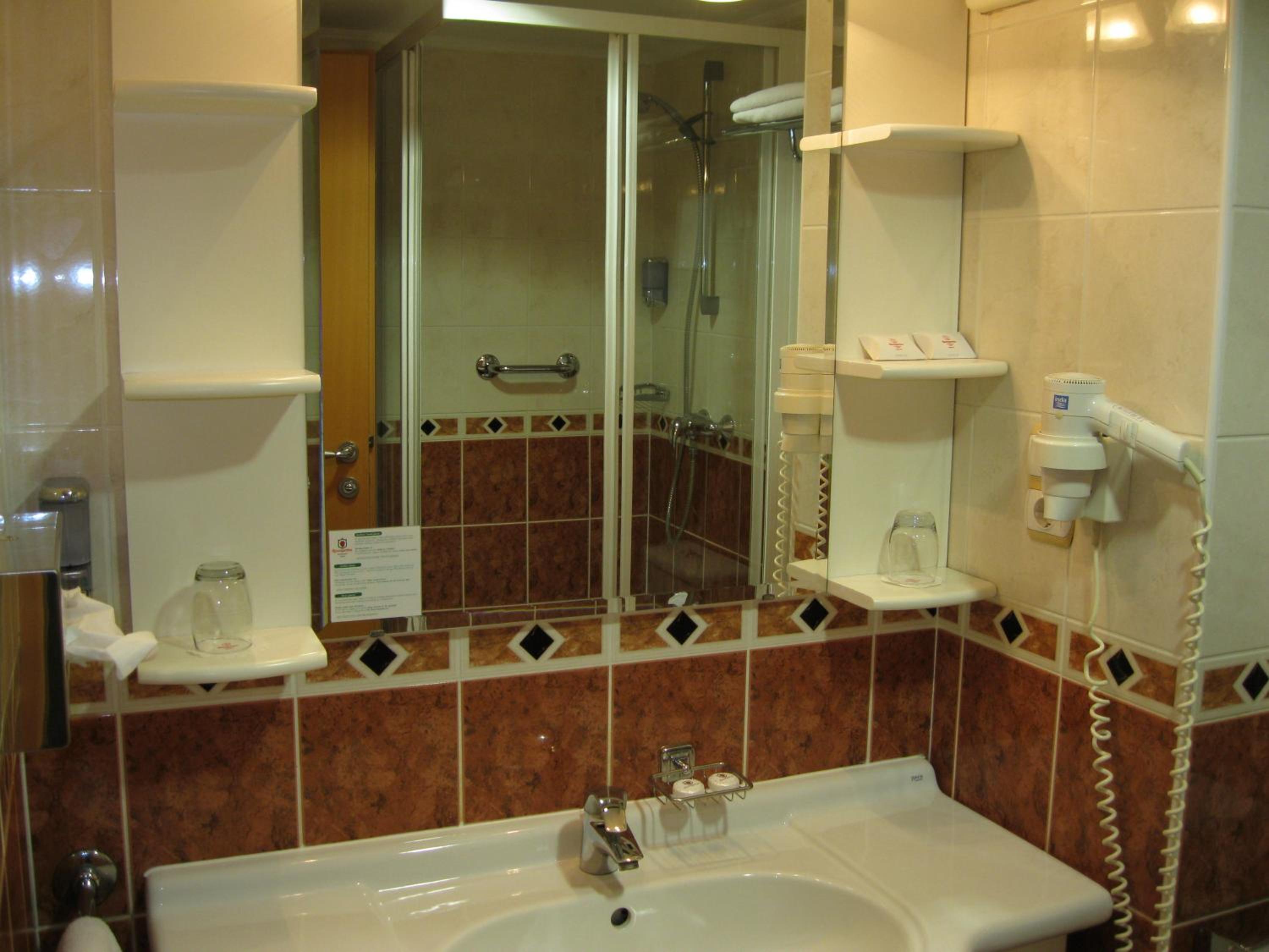Standard Double Room - Photo 3