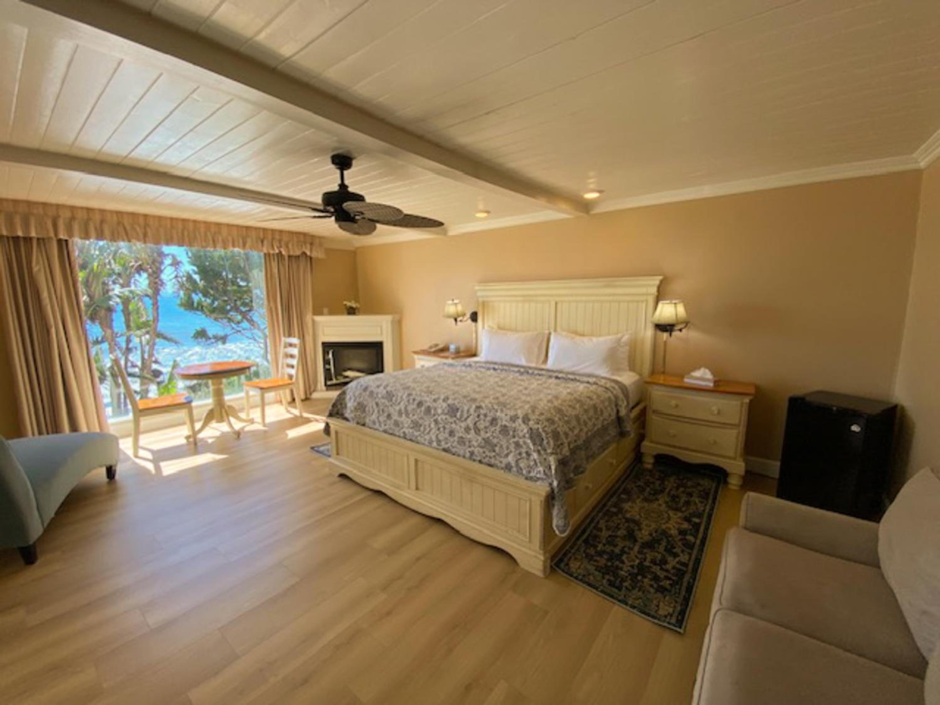 Ocean View King Fireplace photo 2