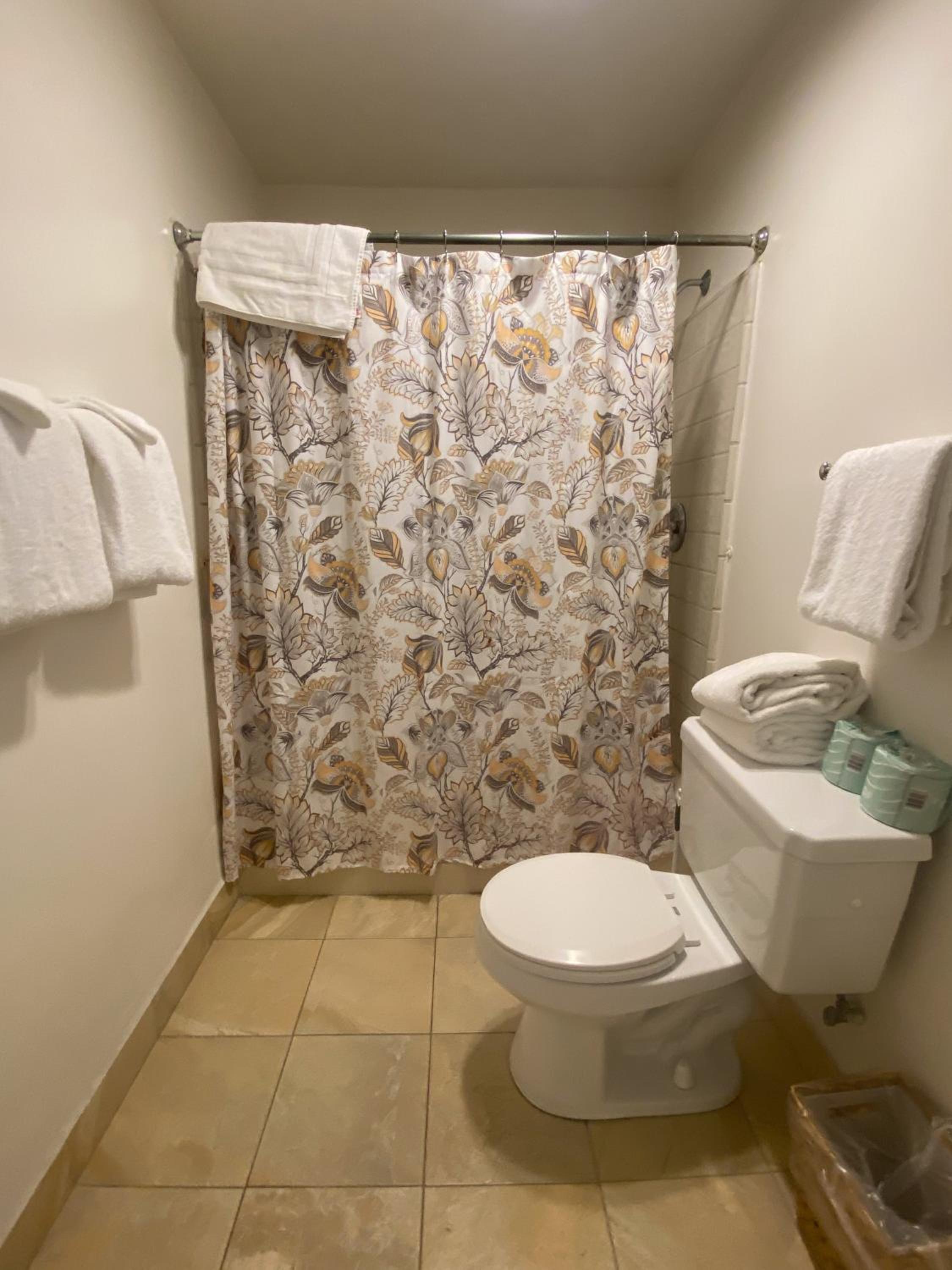 Ocean View Deluxe King, Twin photo 2