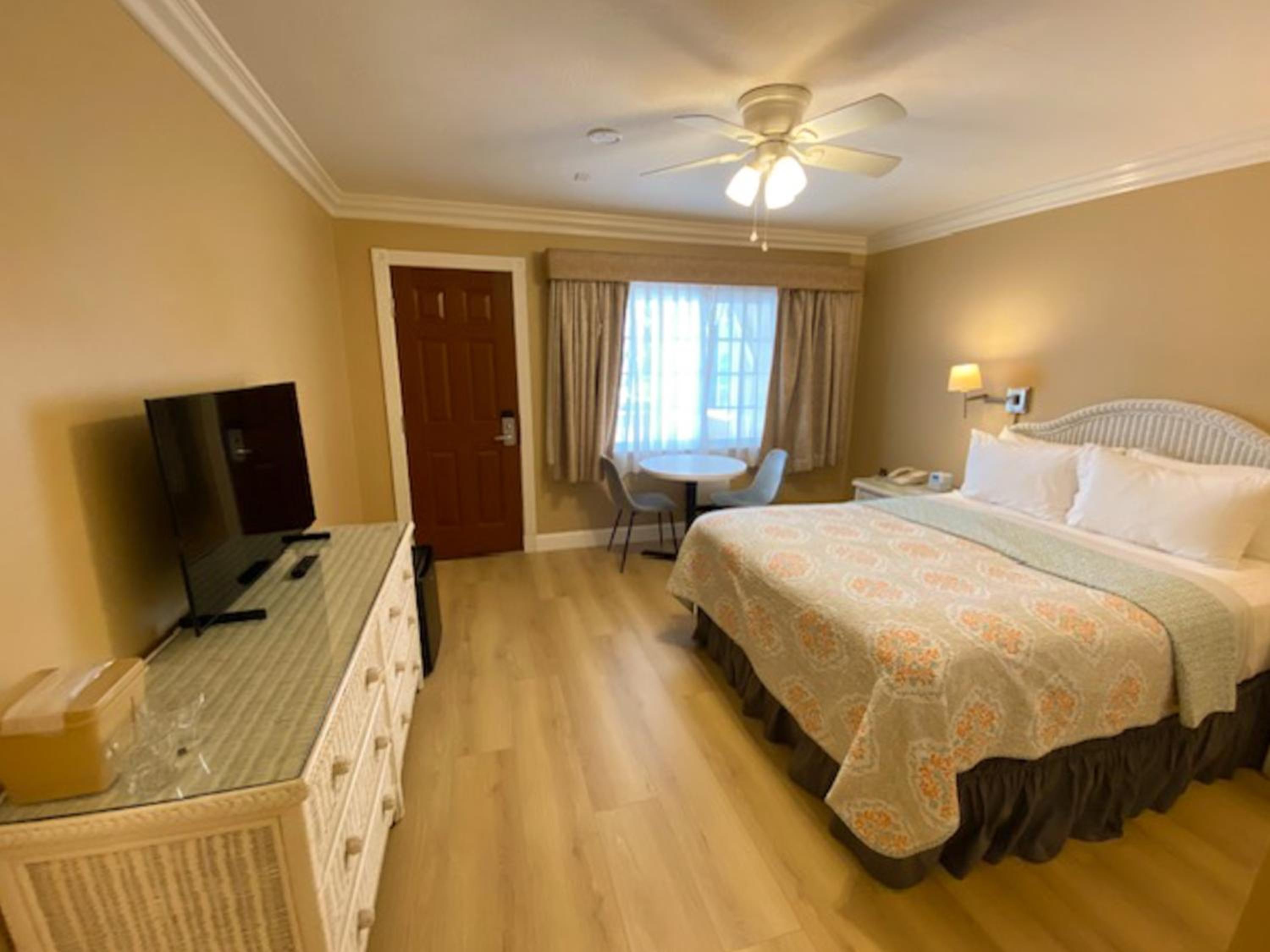 Queen Partial Ocean View - Photo 1