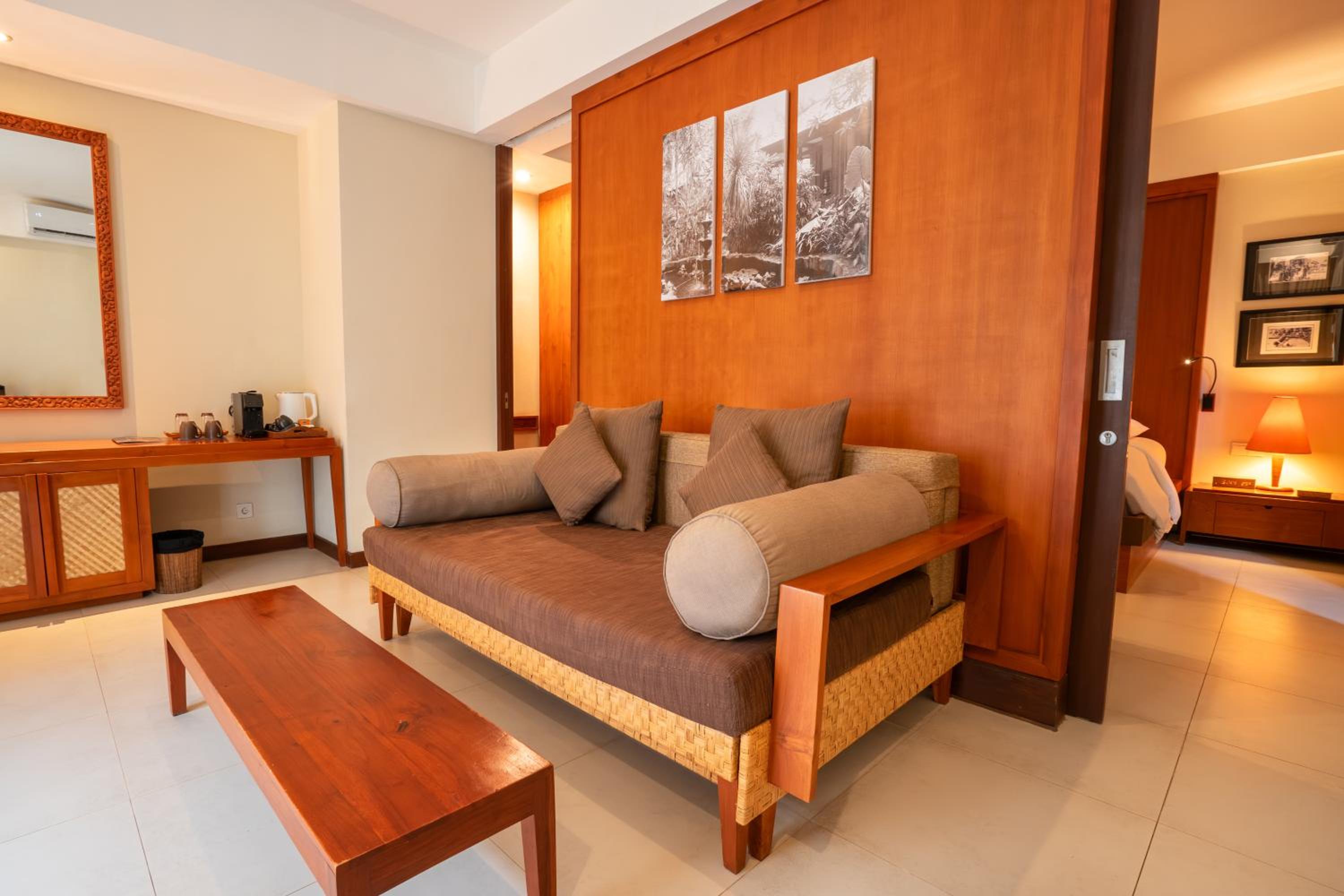 One-Bedroom Suite with Garden View and Afternoon Tea - Photo 6