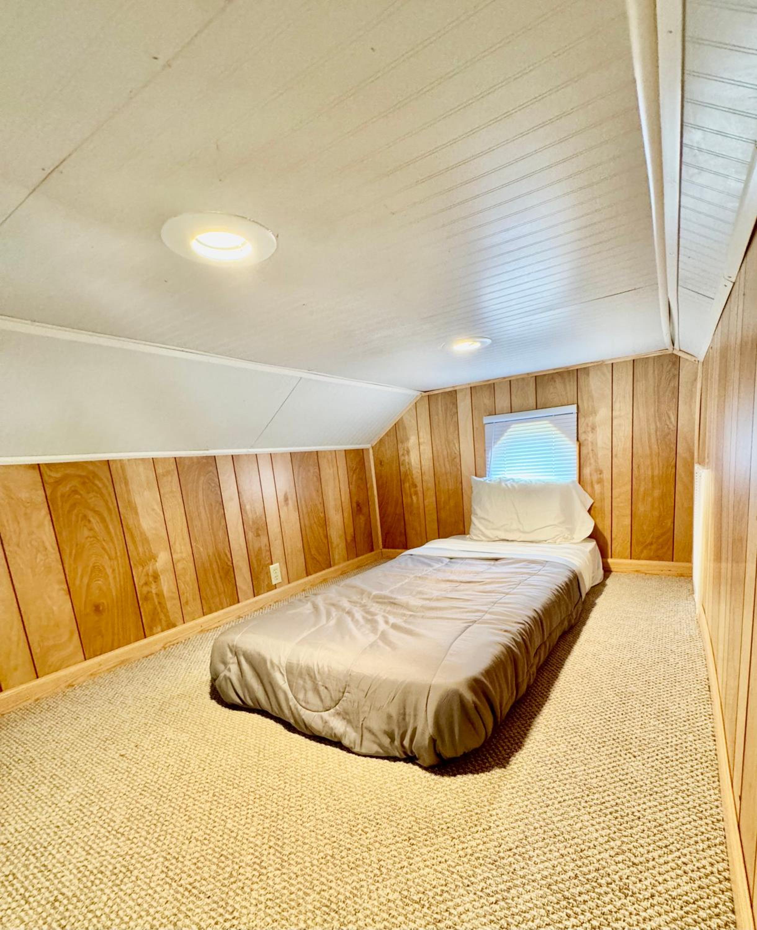 One-Bedroom House photo 1