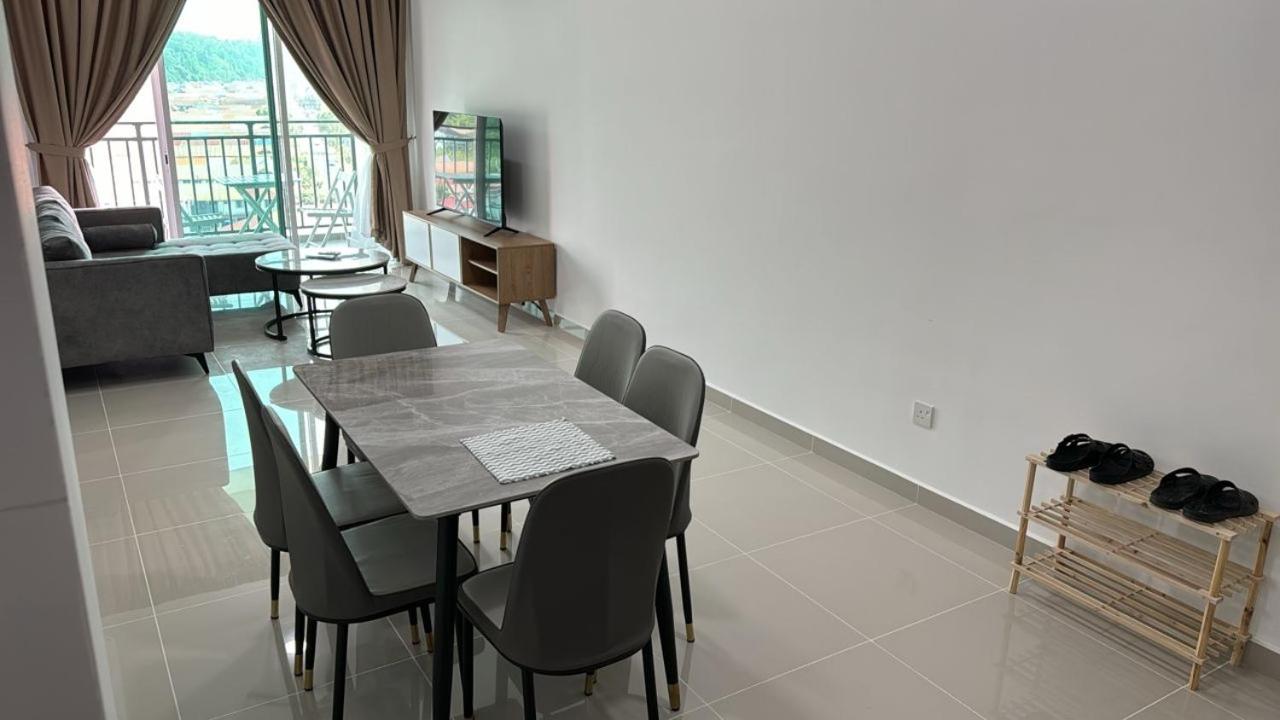 Three-Bedroom Apartment photo 1