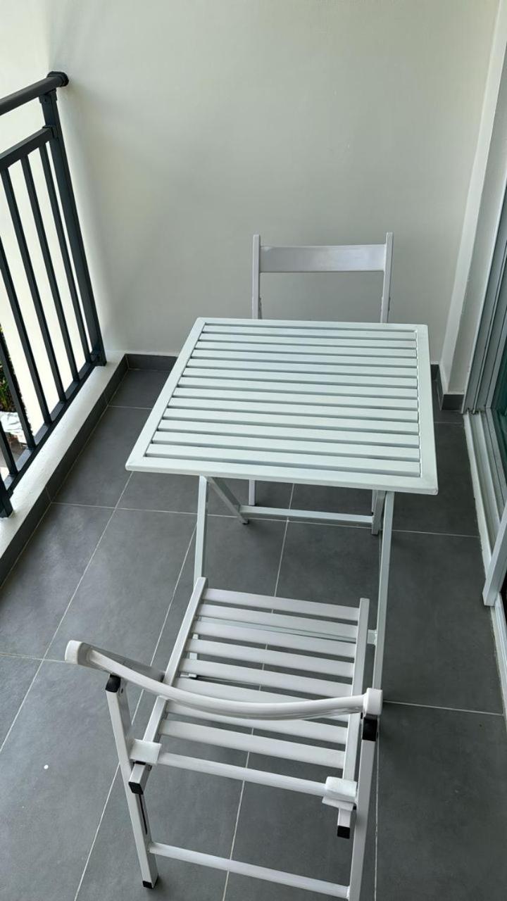 Three-Bedroom Apartment photo 2