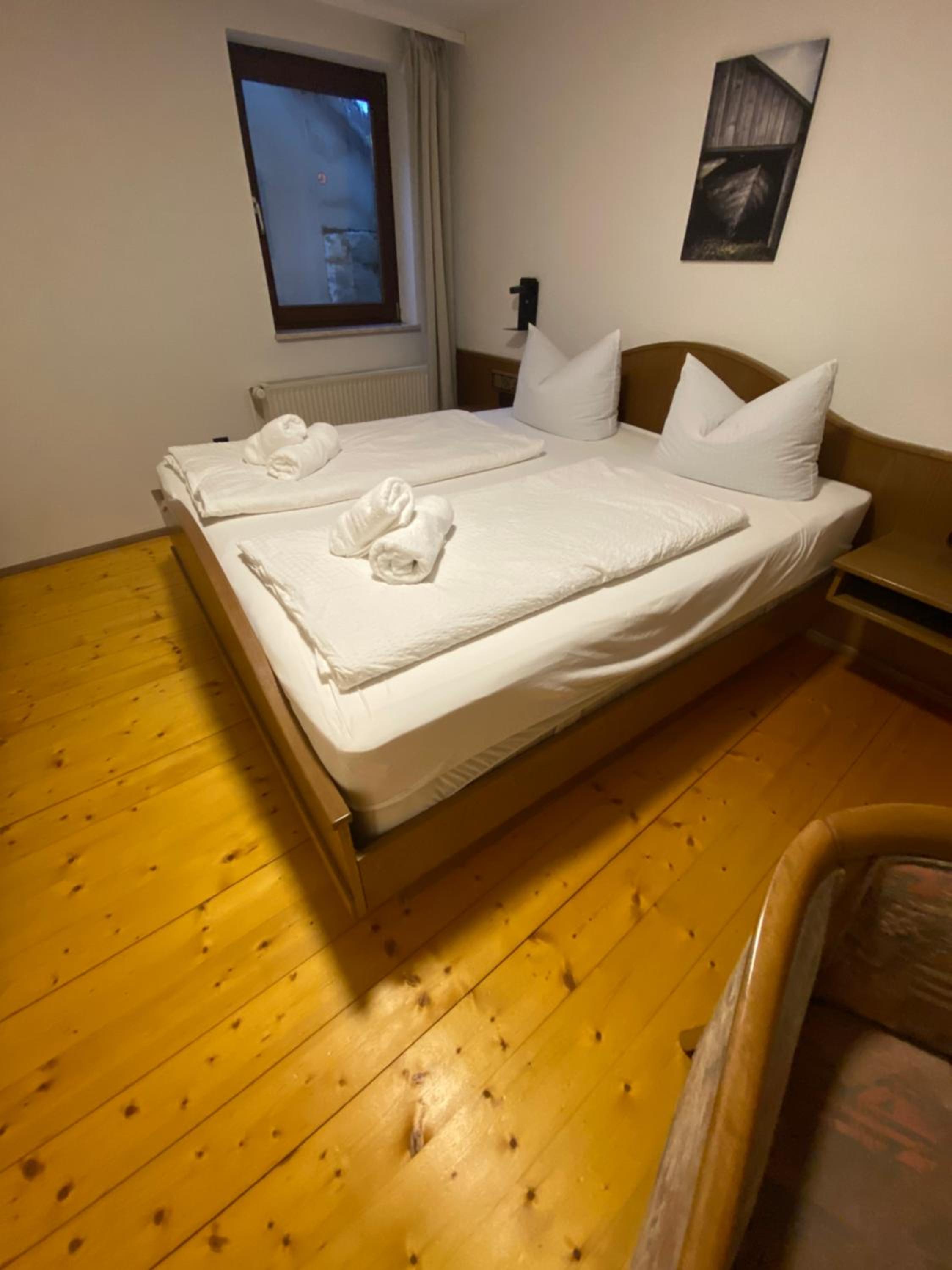 Twin Room with Private Bathroom