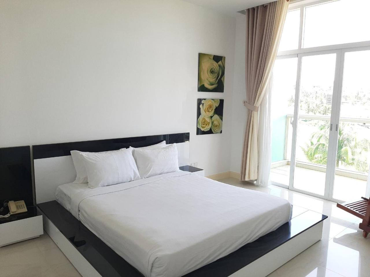 One-Bedroom Apartment With Balcony And Mountain View   photo 1