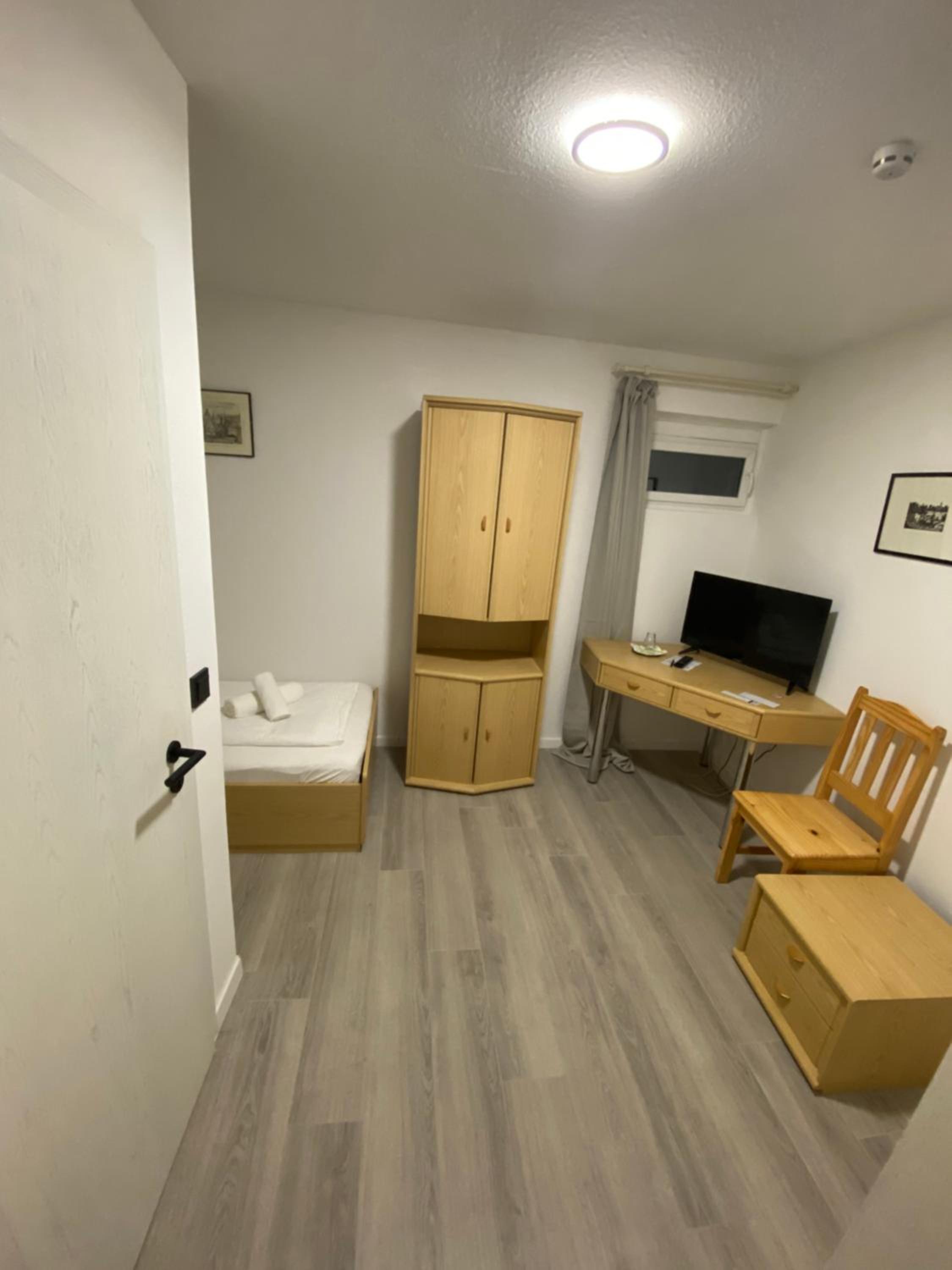 Budget Single Room photo 2