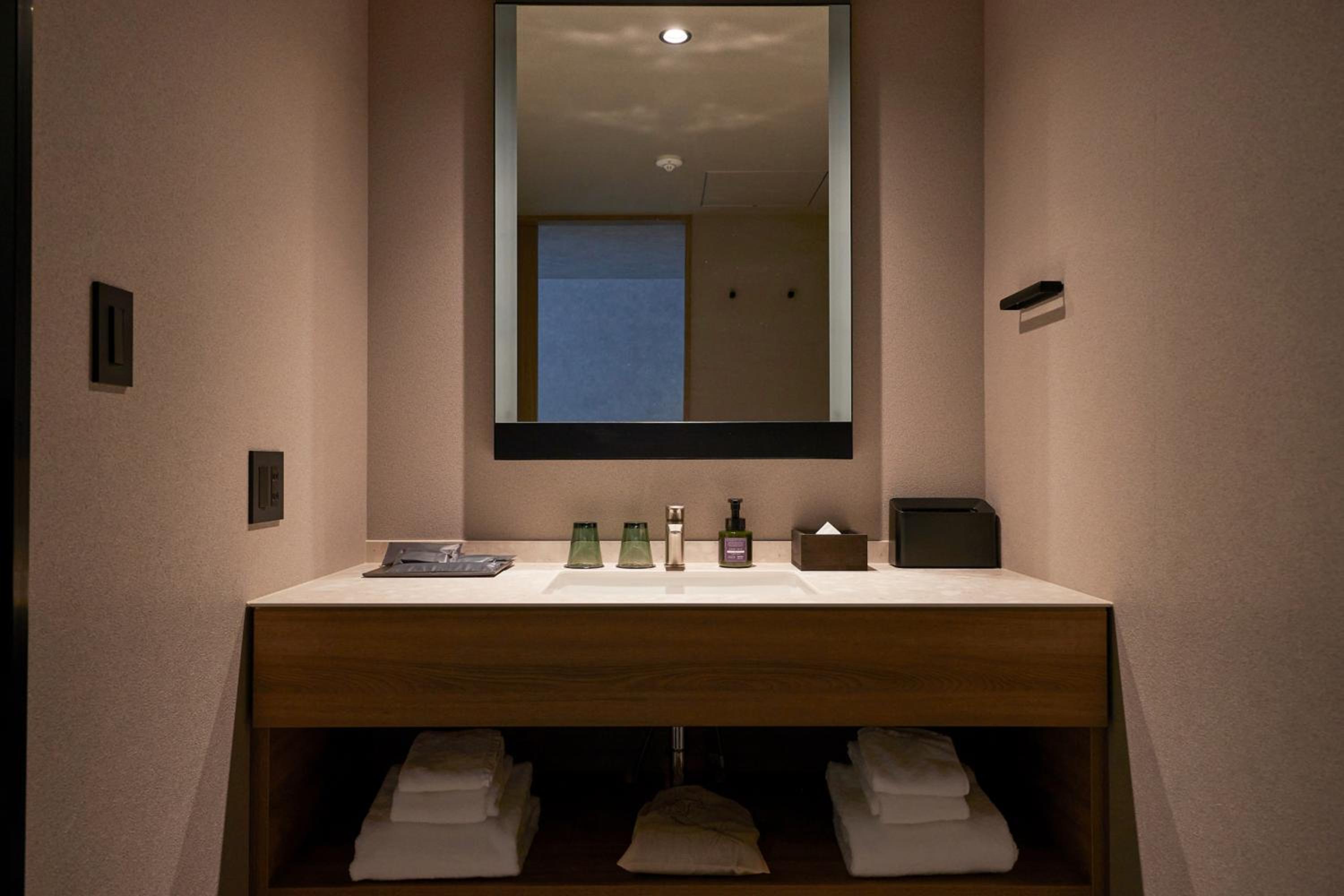 Deluxe Twin Room - Photo 3