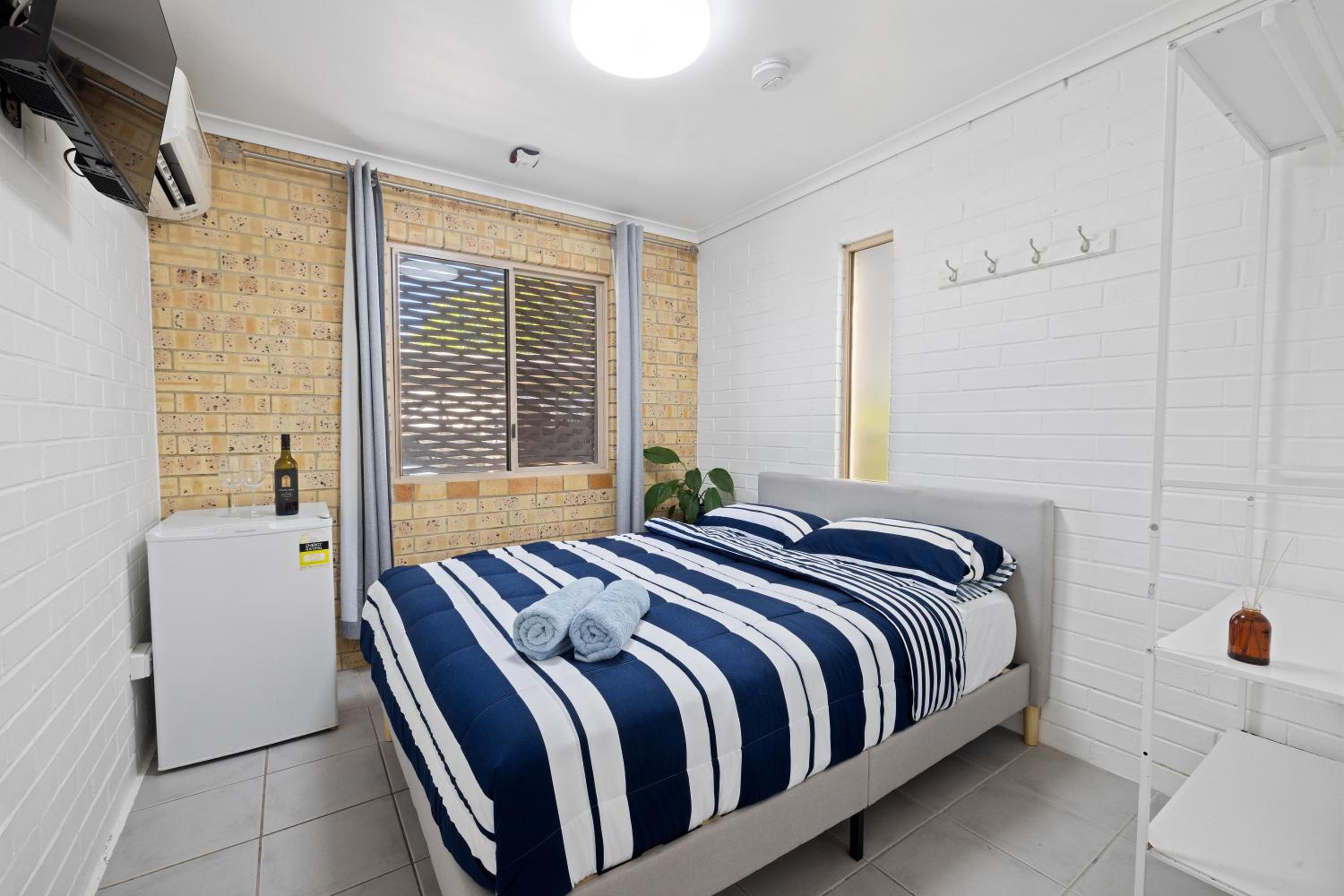 Double Room with Shared Bathroom photo 1
