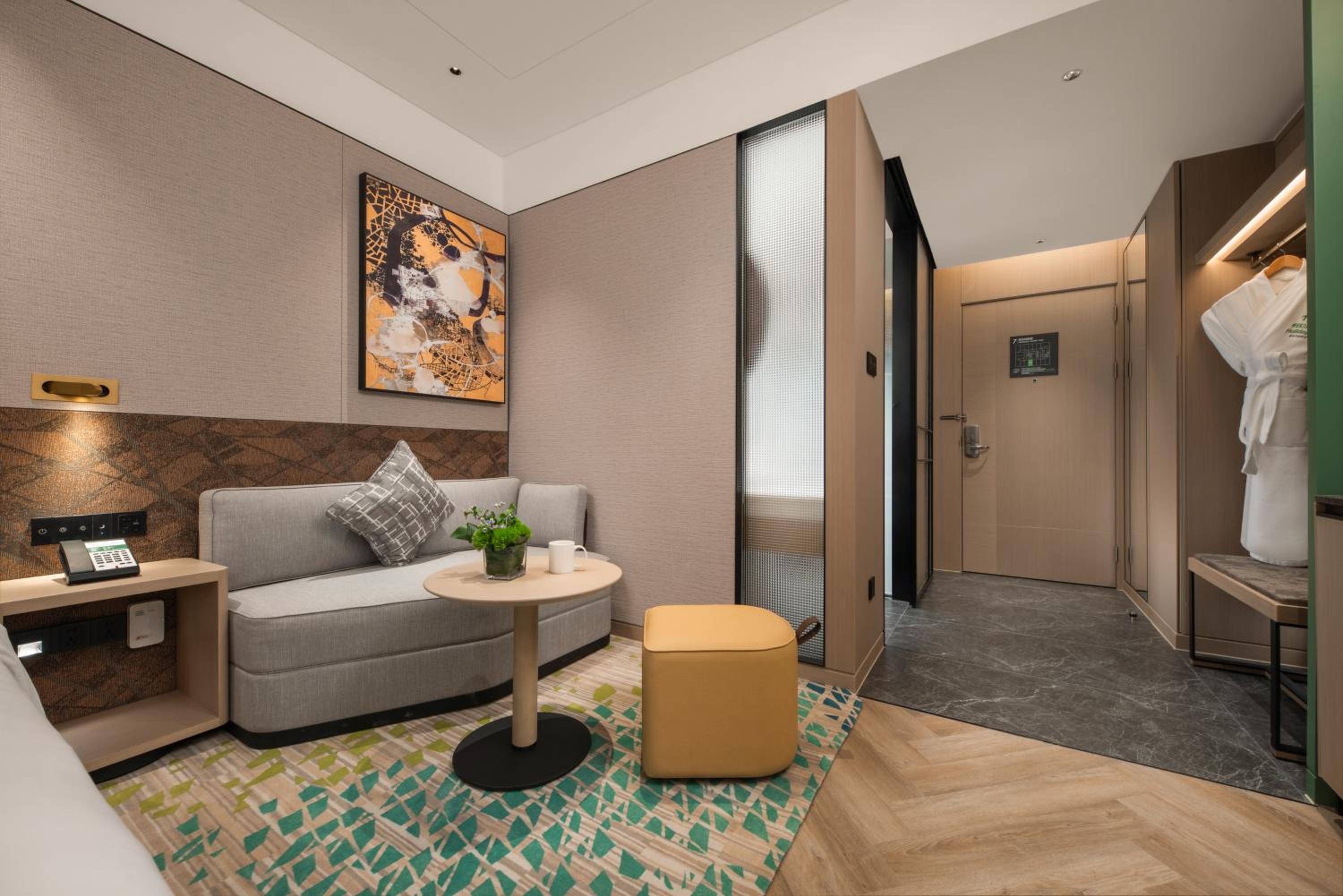 High Floor Standard Twin Room photo 2