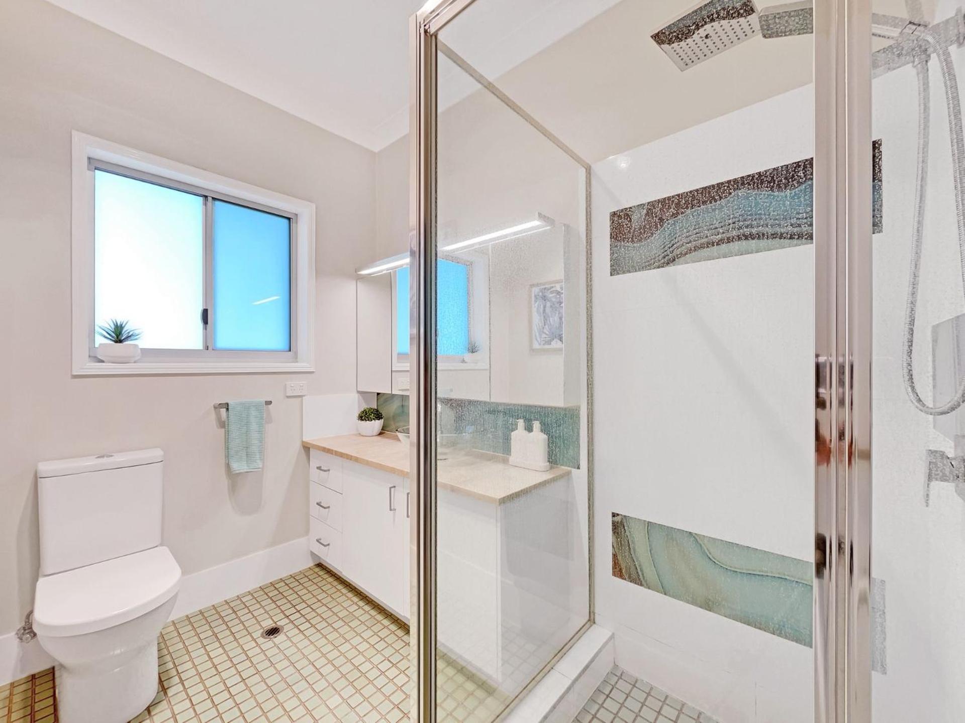 Three-Bedroom House photo 2