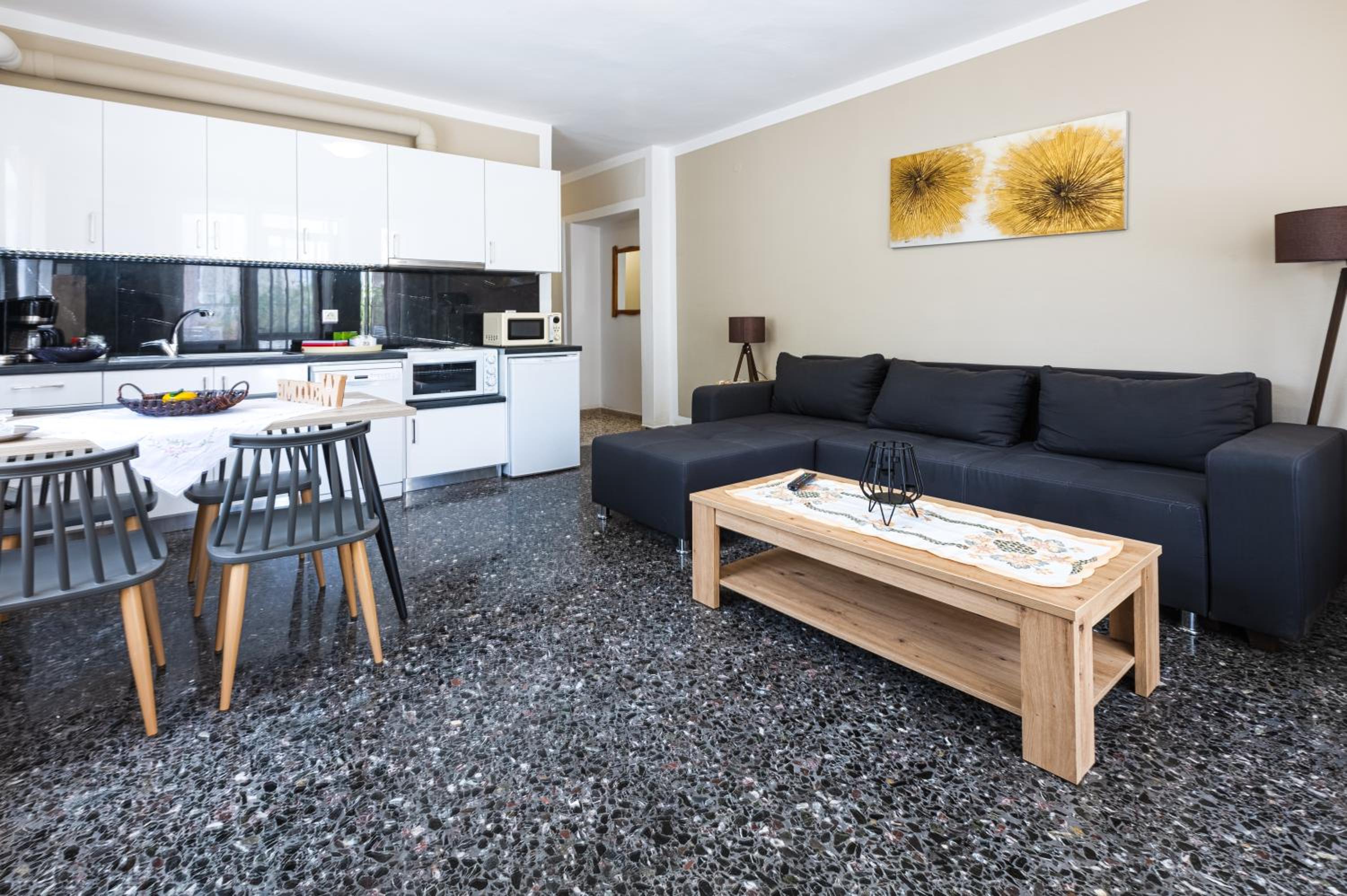 One-Bedroom Apartment