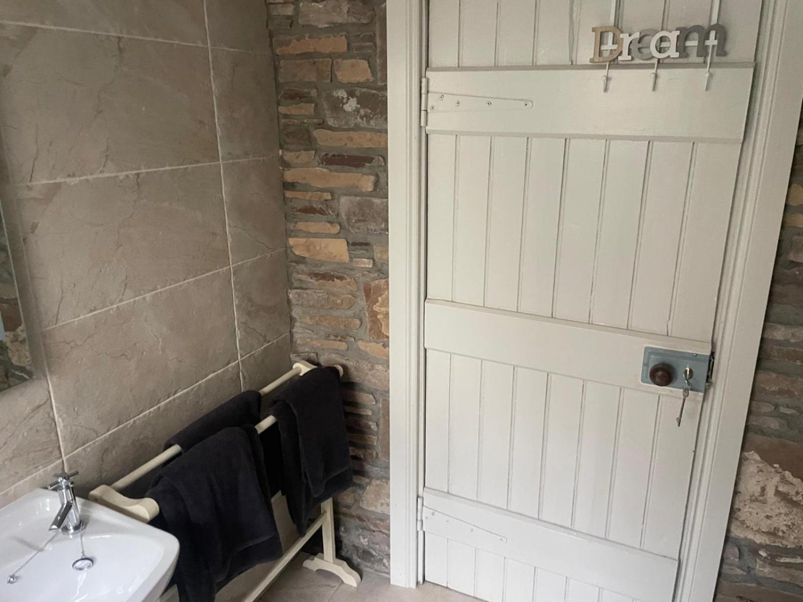 Two-Bedroom House - Photo 35