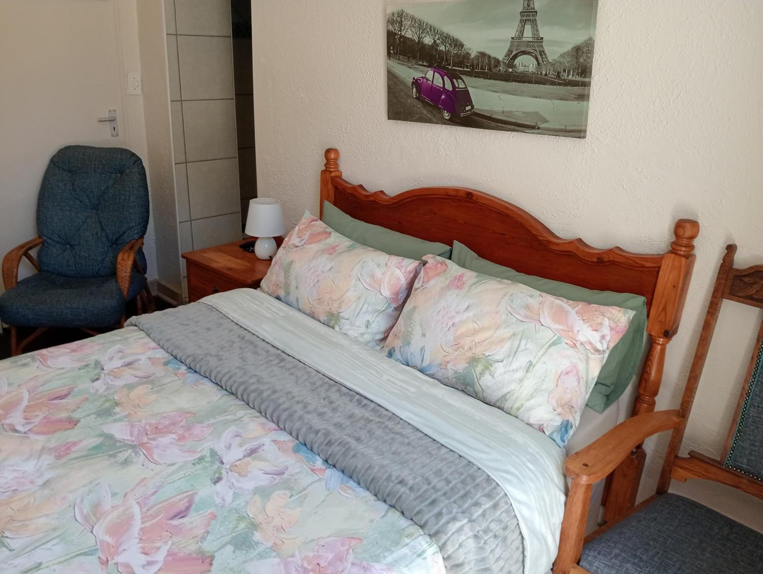 One-Bedroom Suite - Photo 2
