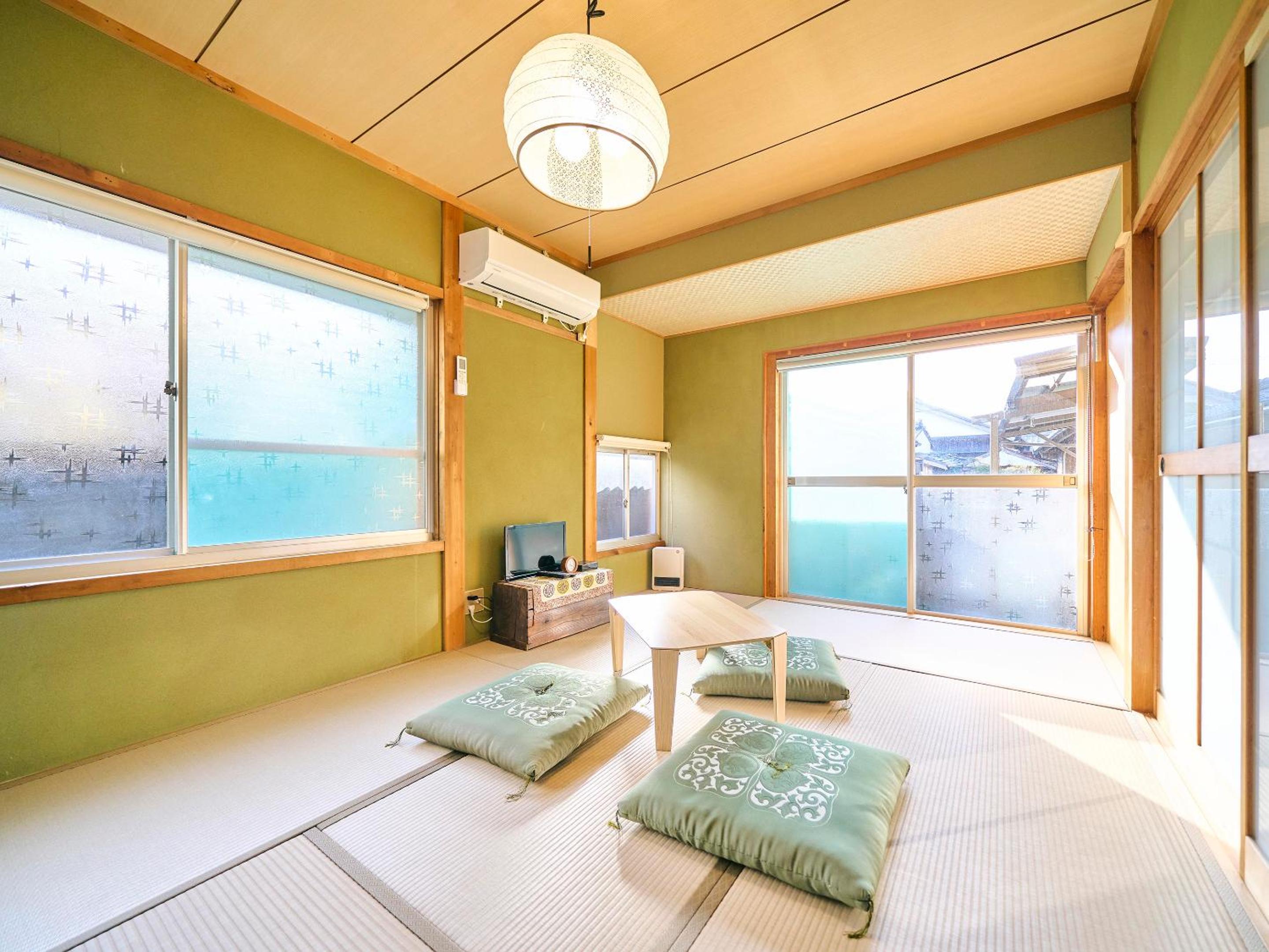 One-Bedroom House photo 1