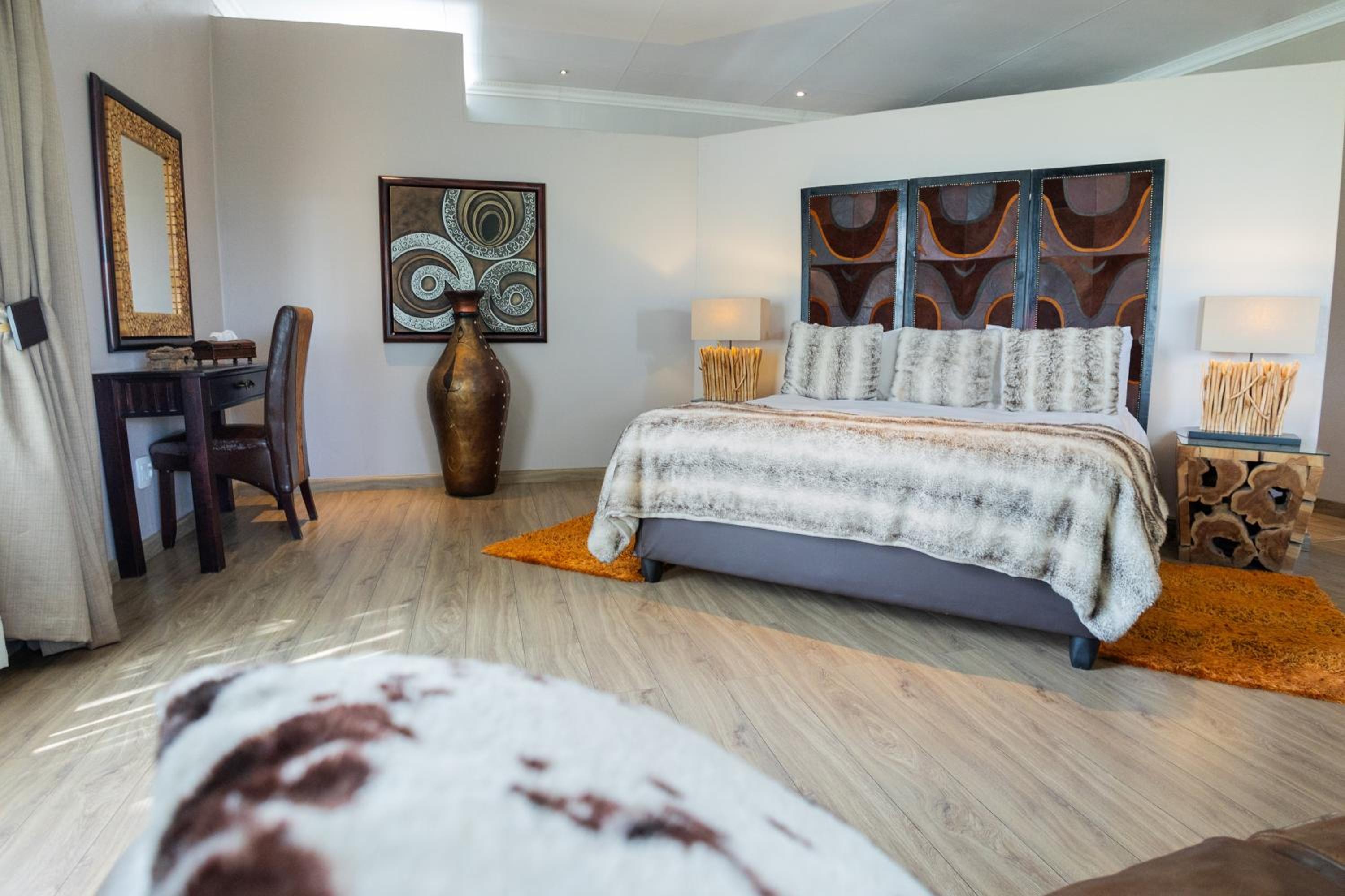 Standard Suite - Photo 1