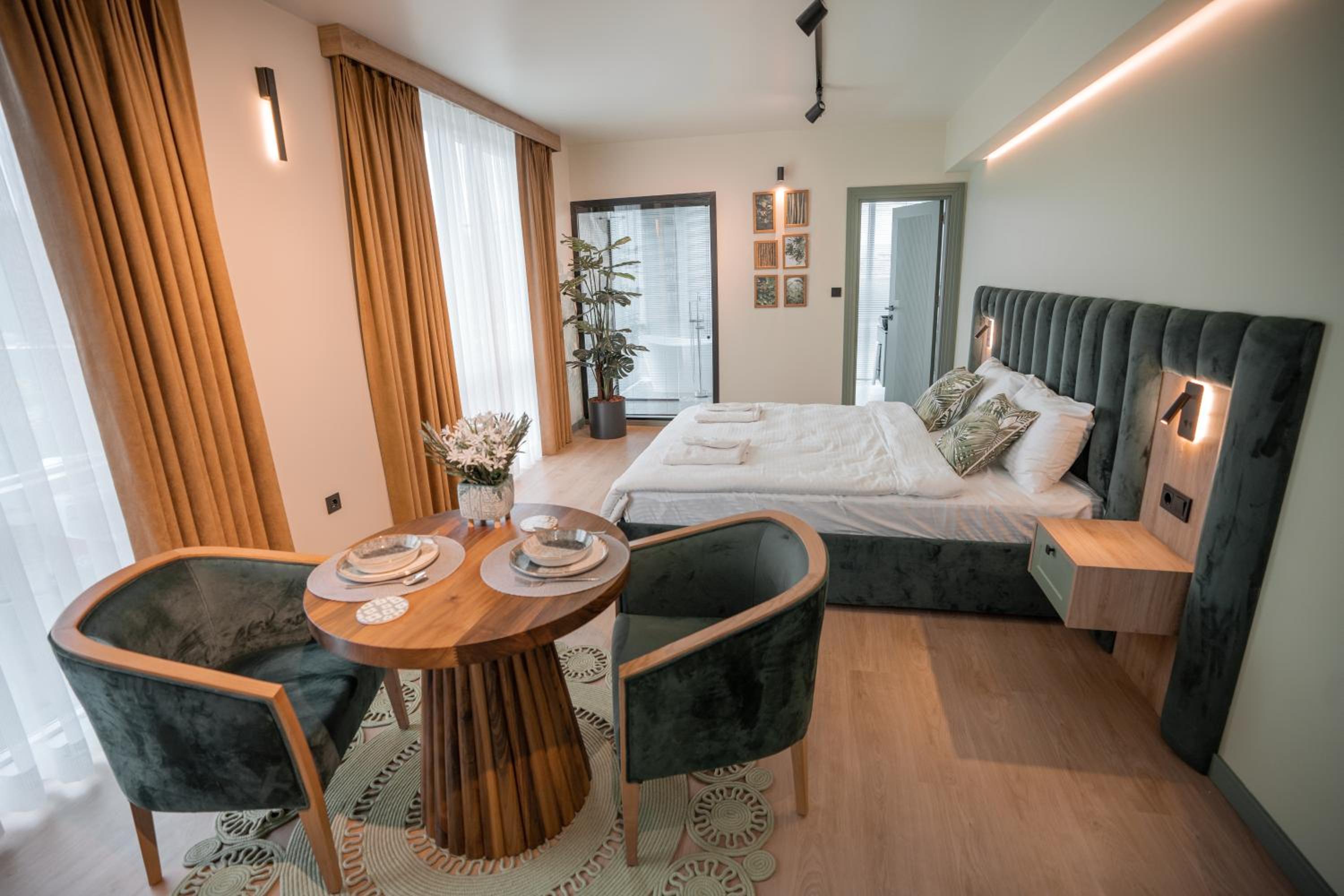 Double Room with Spa Bath photo 1