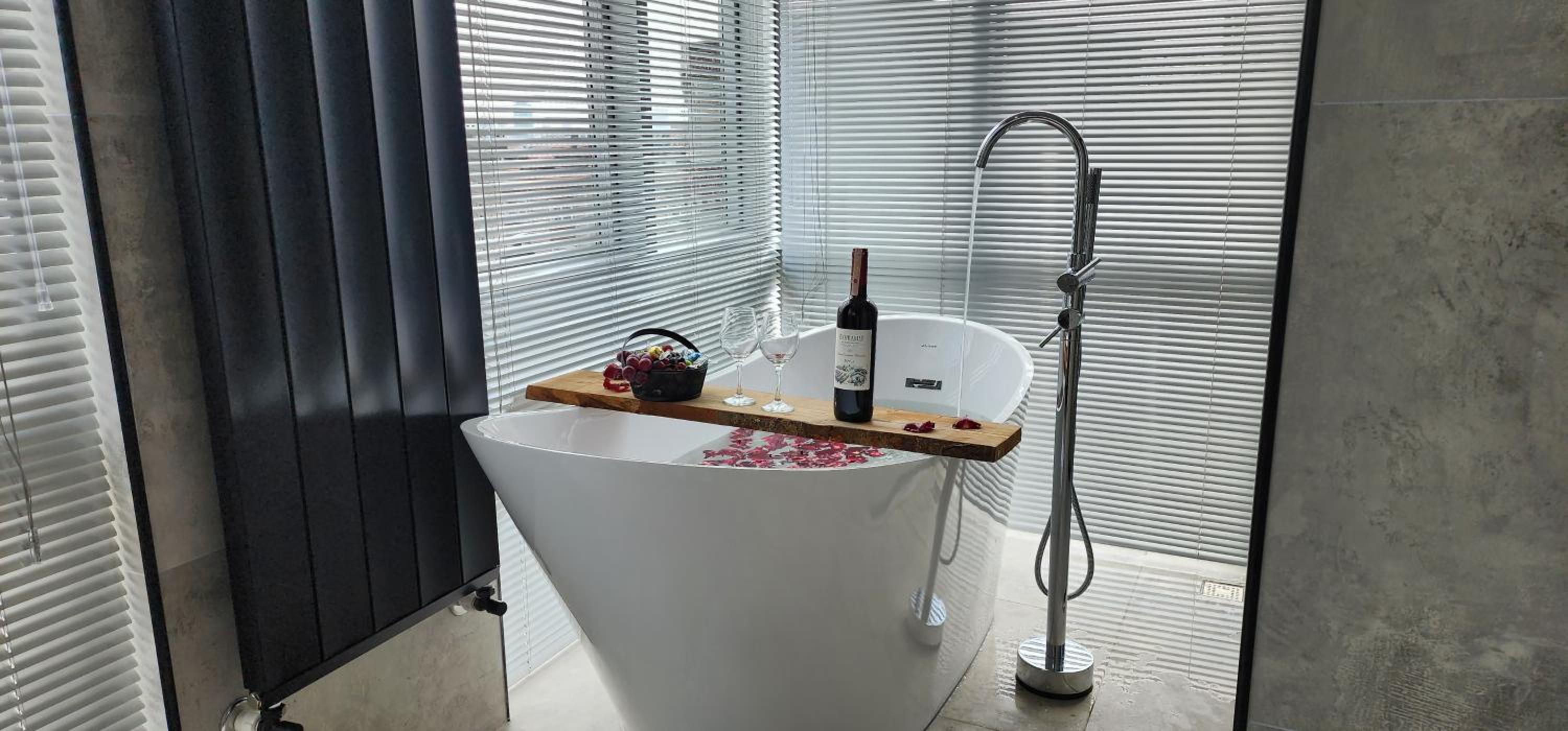 Double Room with Spa Bath photo 3