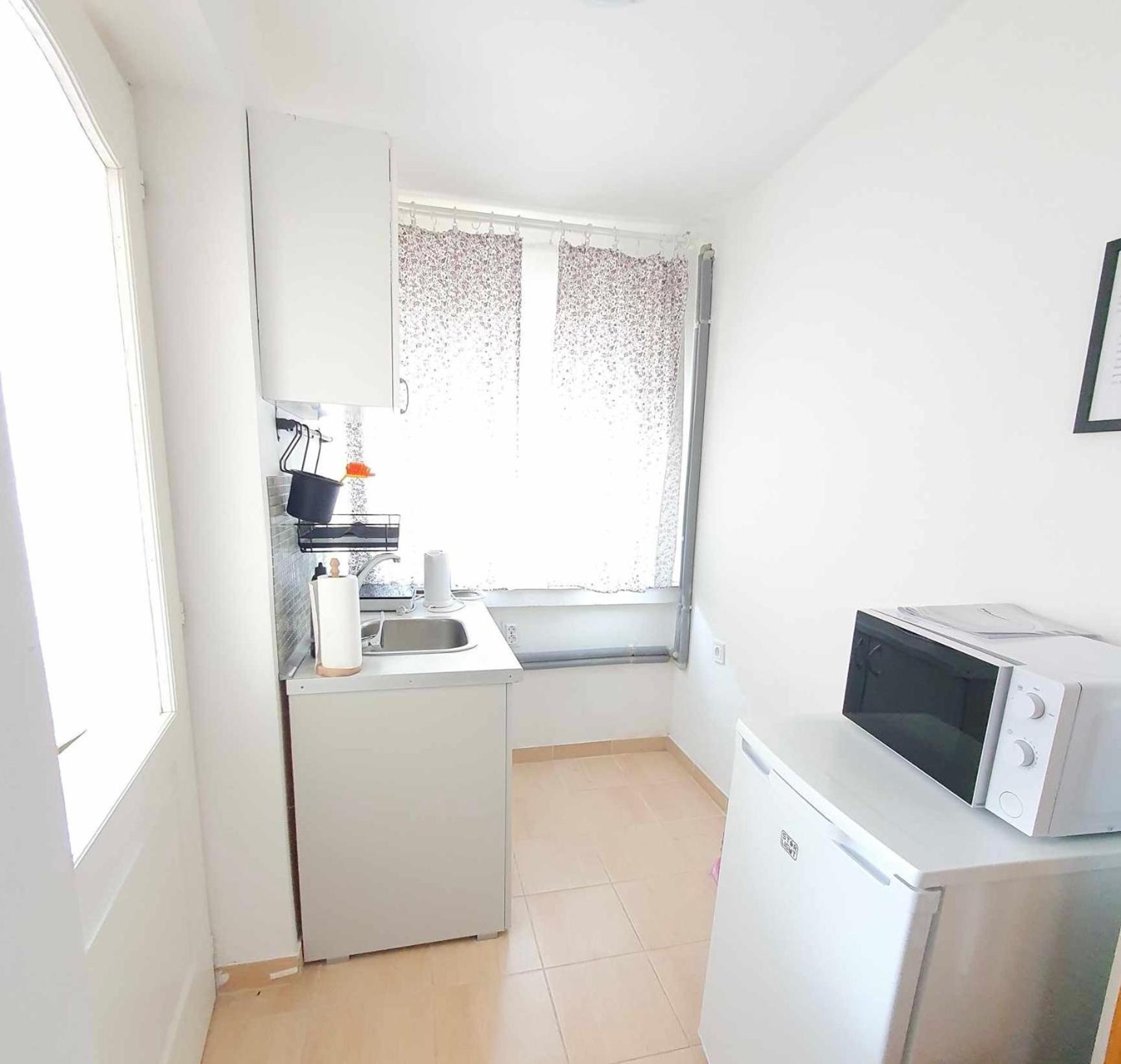 Apartment with Terrace - Photo 7