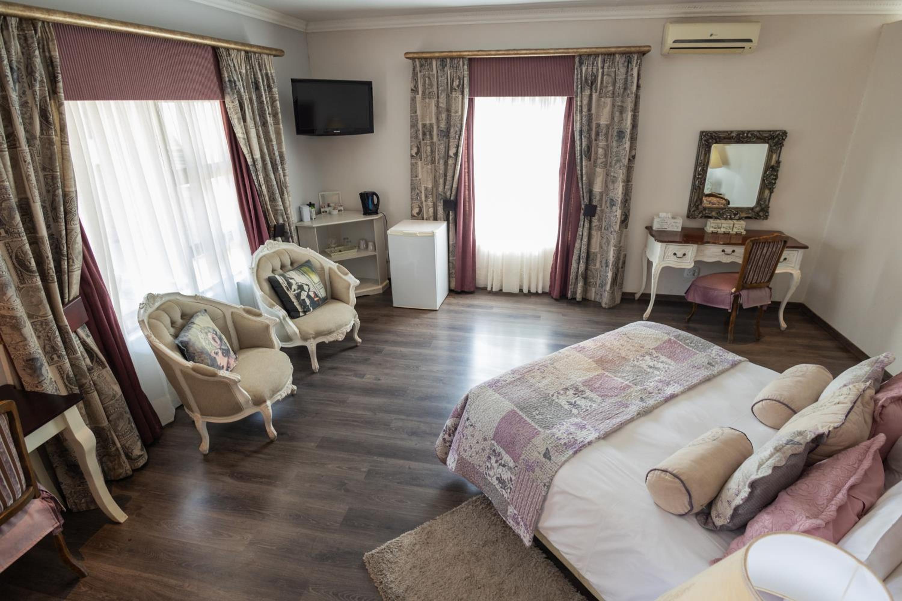 Standard Suite - Photo 8