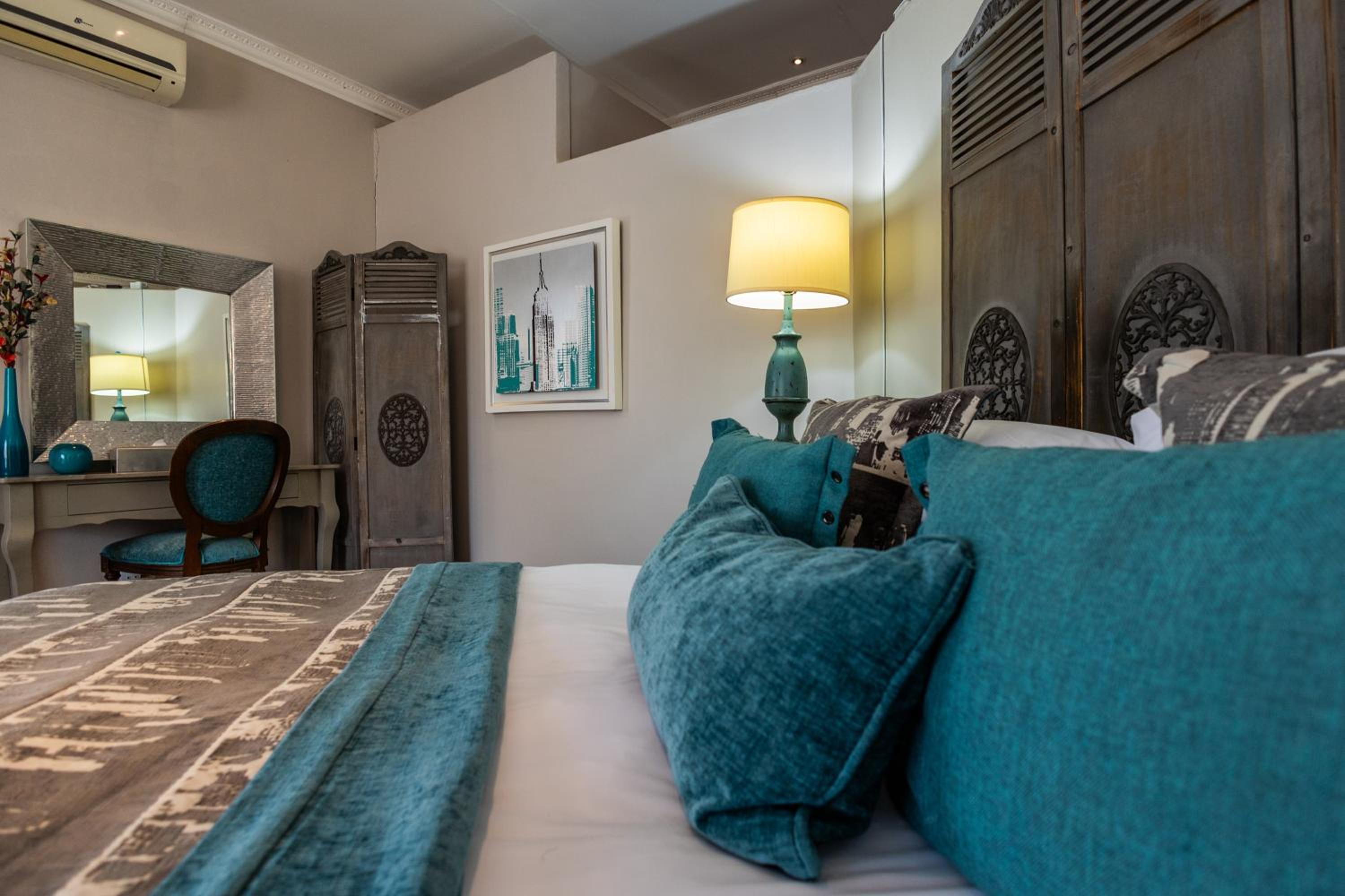 Standard Suite - Photo 24