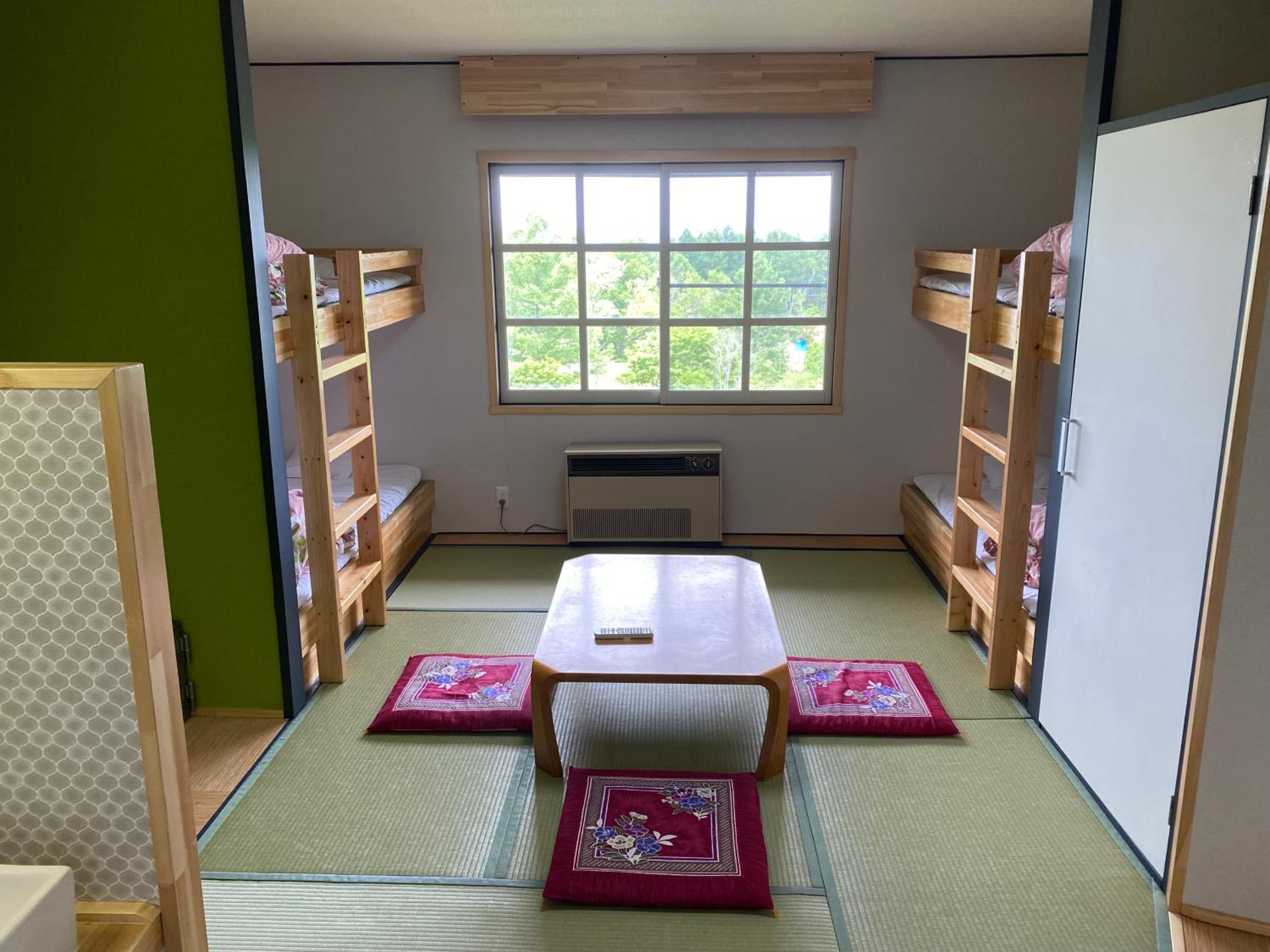 Quadruple Room with Shared Bathroom photo 1