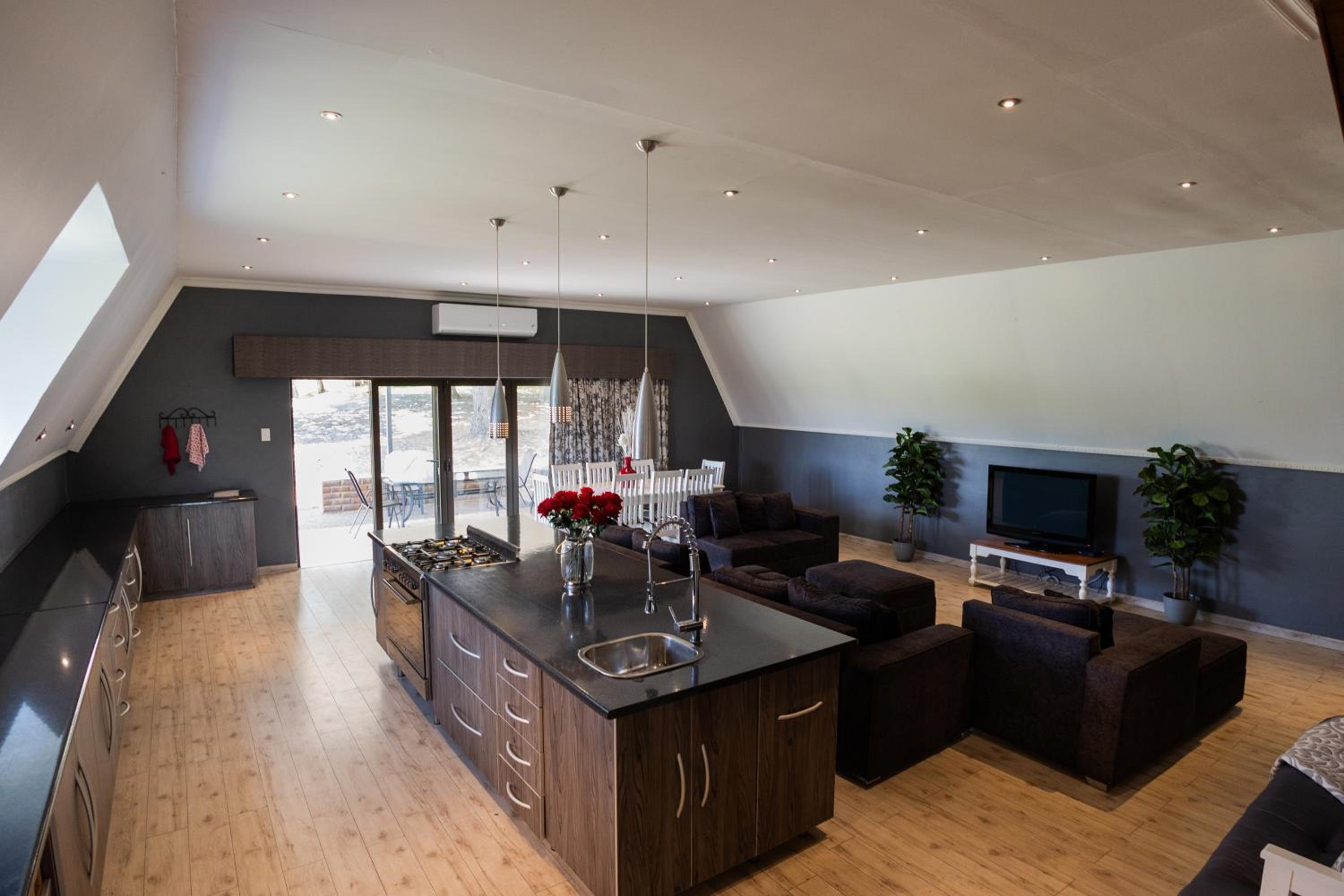 Villa photo 2
