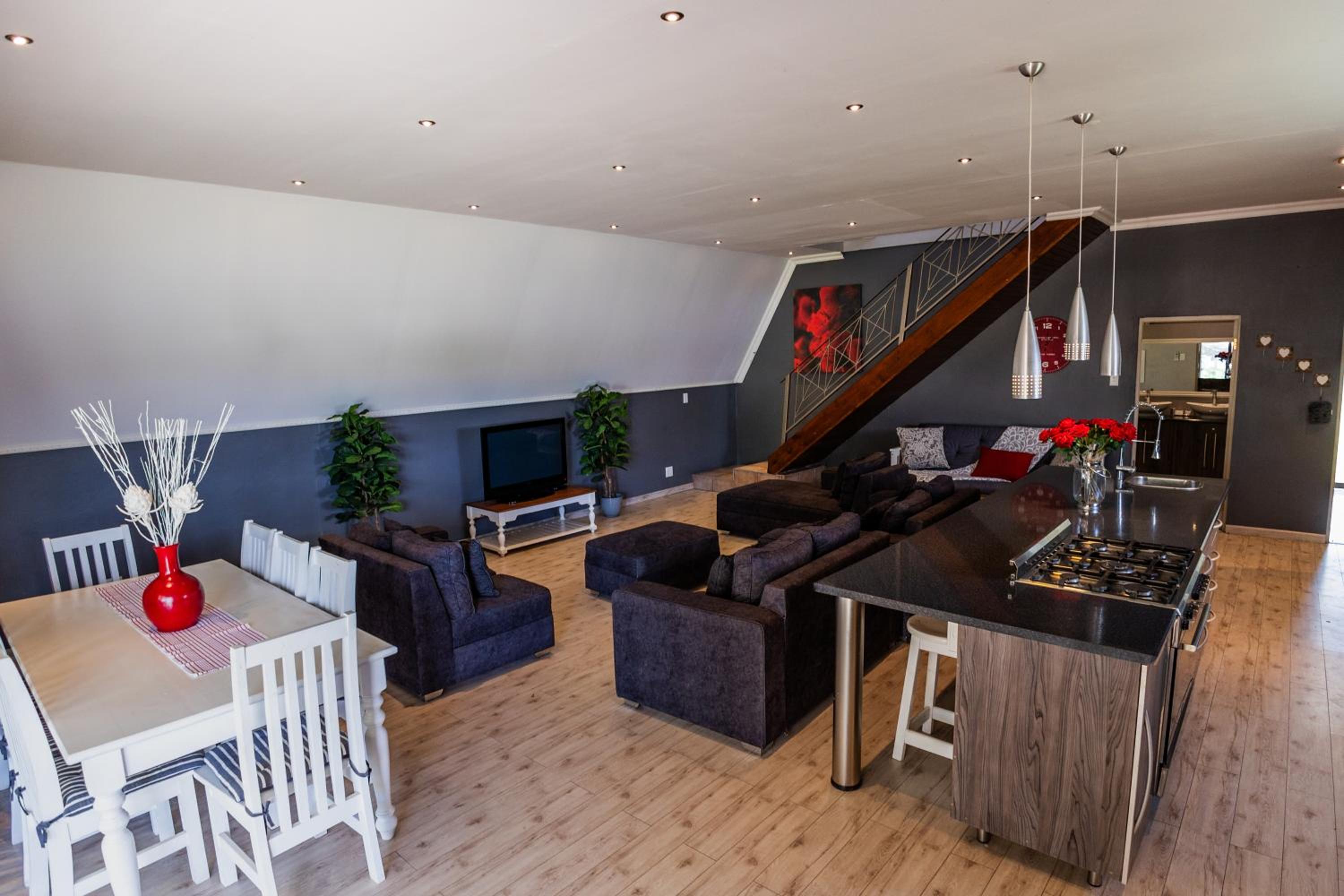 Villa photo 2