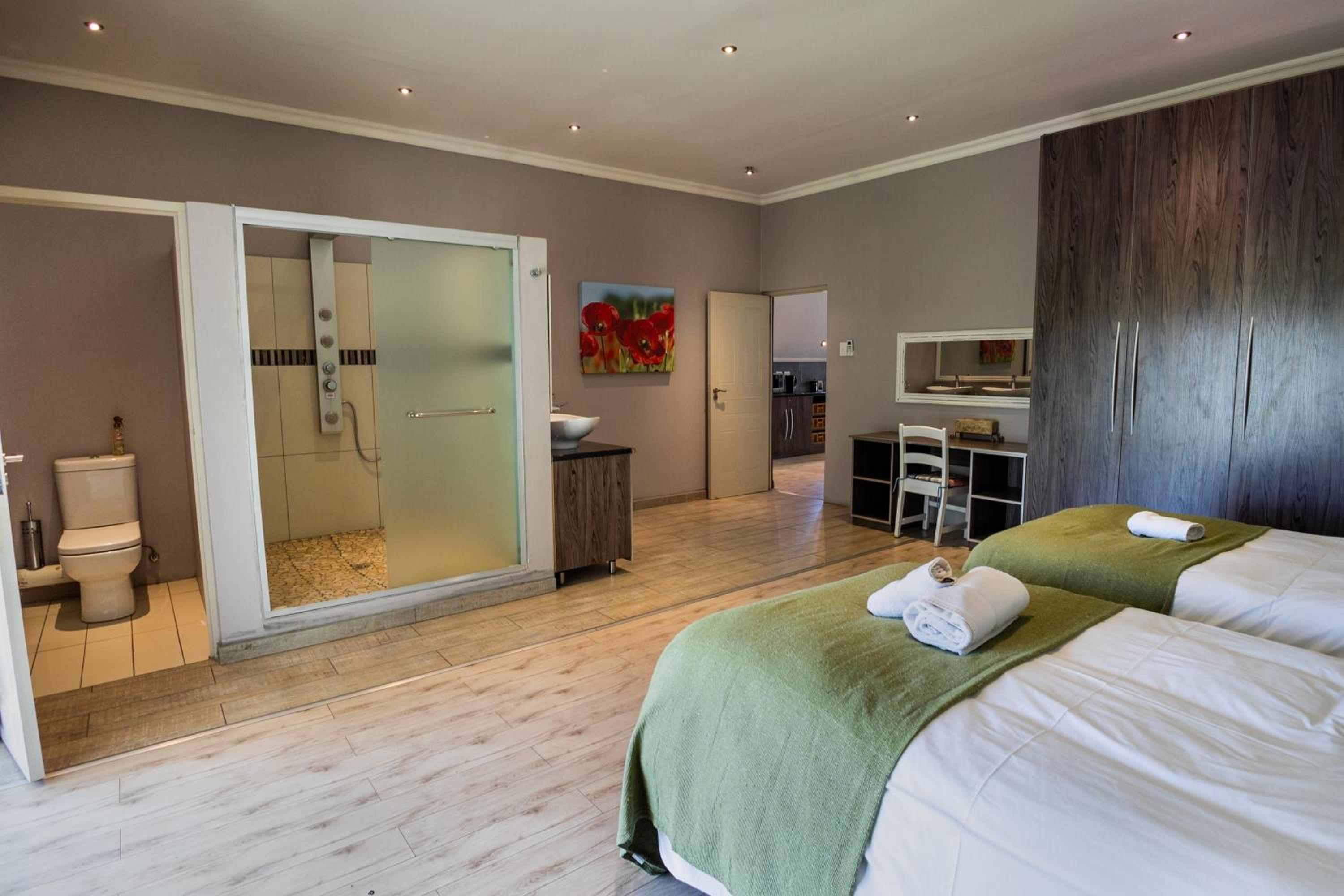 Villa photo 3