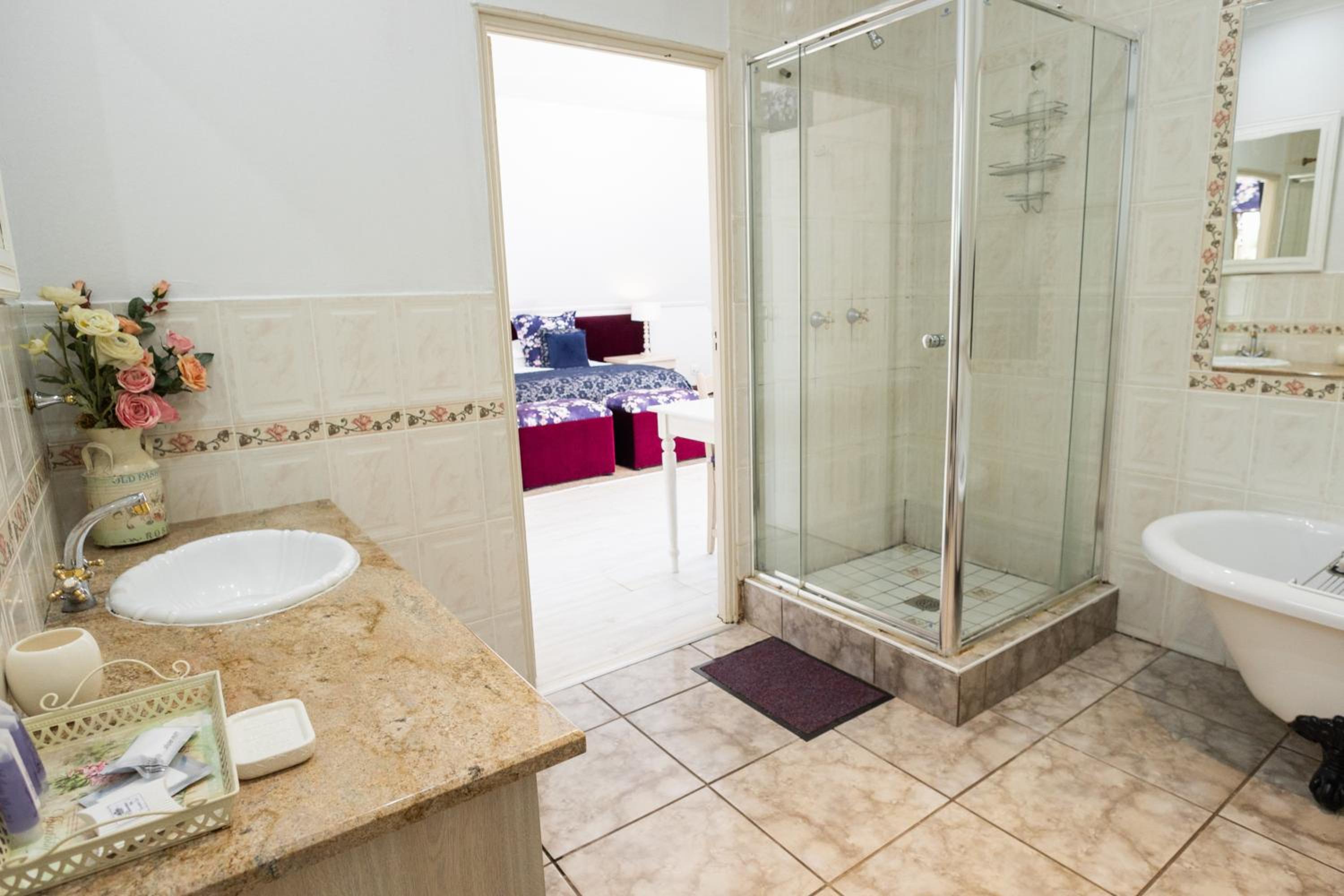 Standard Double Suite - Photo 17