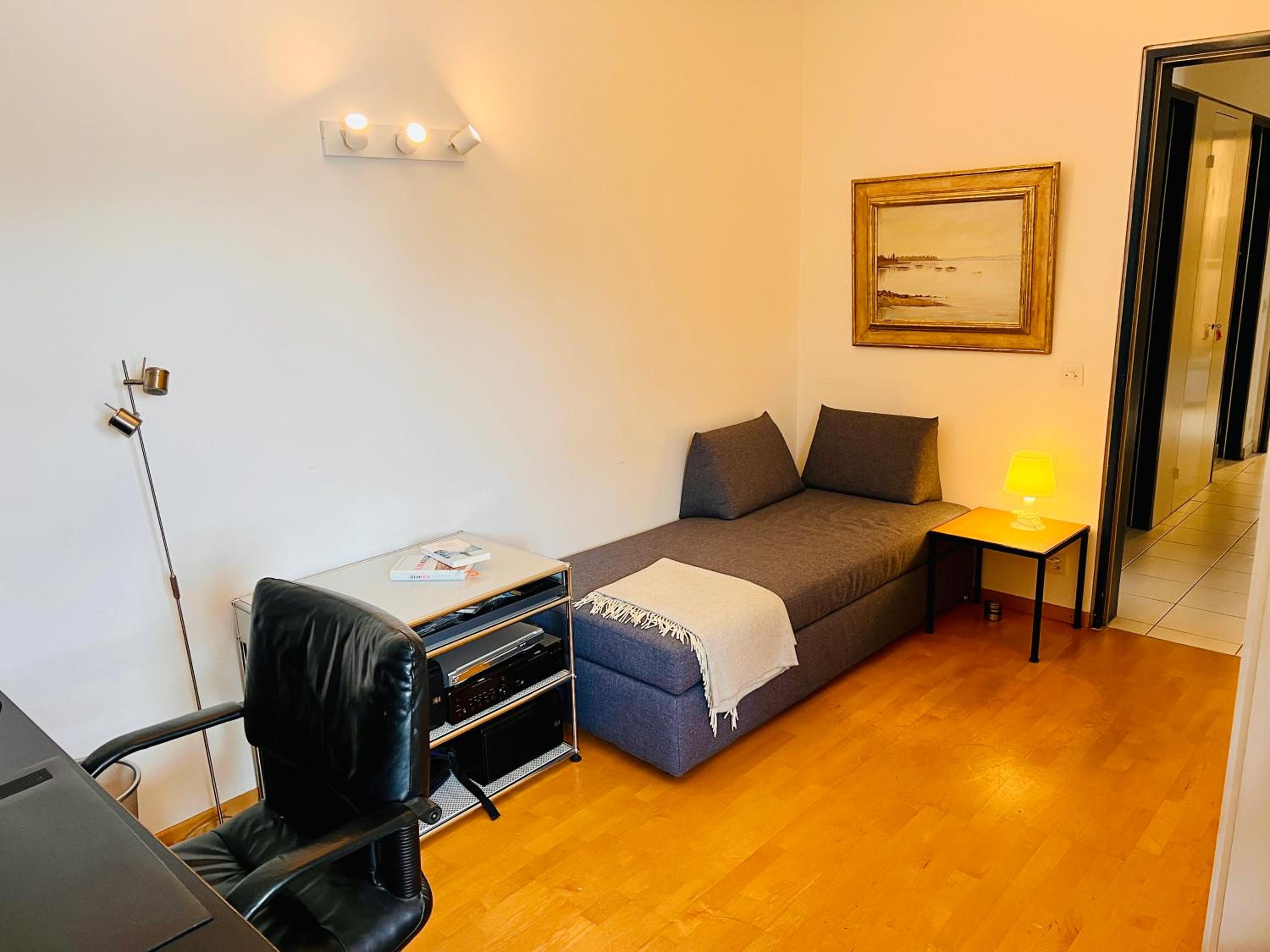 Two-Bedroom Apartment with Lake View photo 2