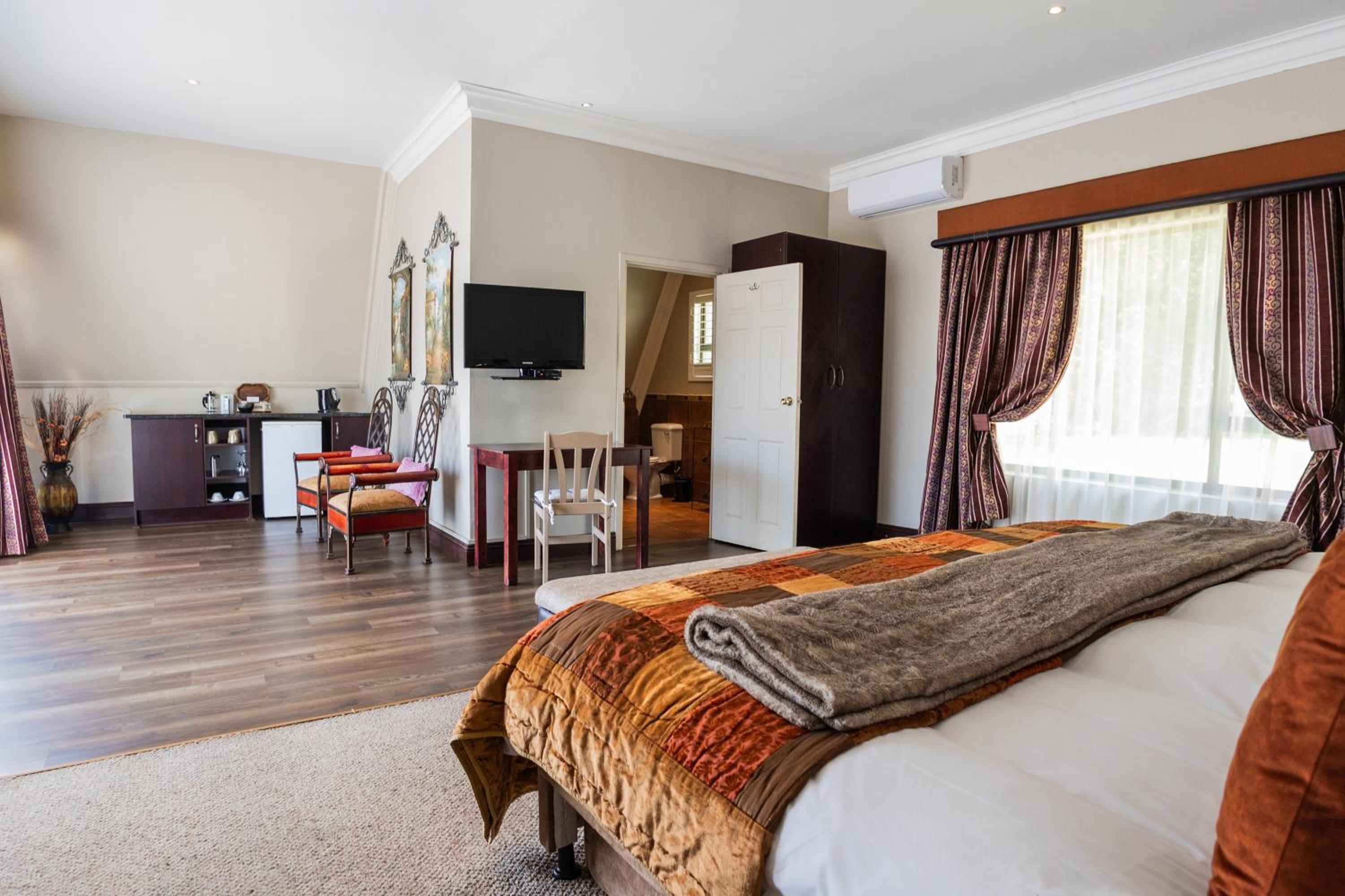 Standard Double Suite - Photo 13
