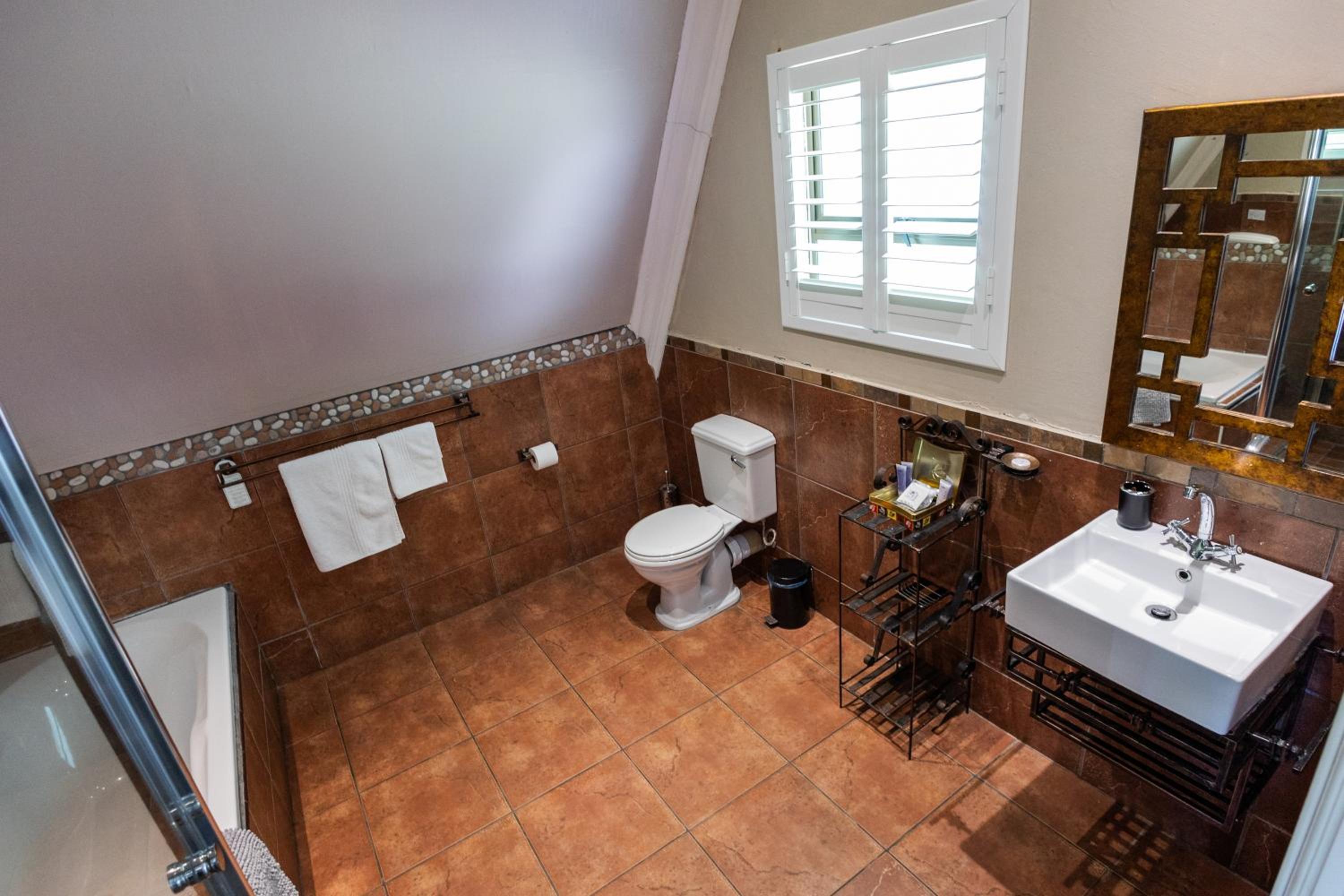 Standard Double Suite - Photo 12